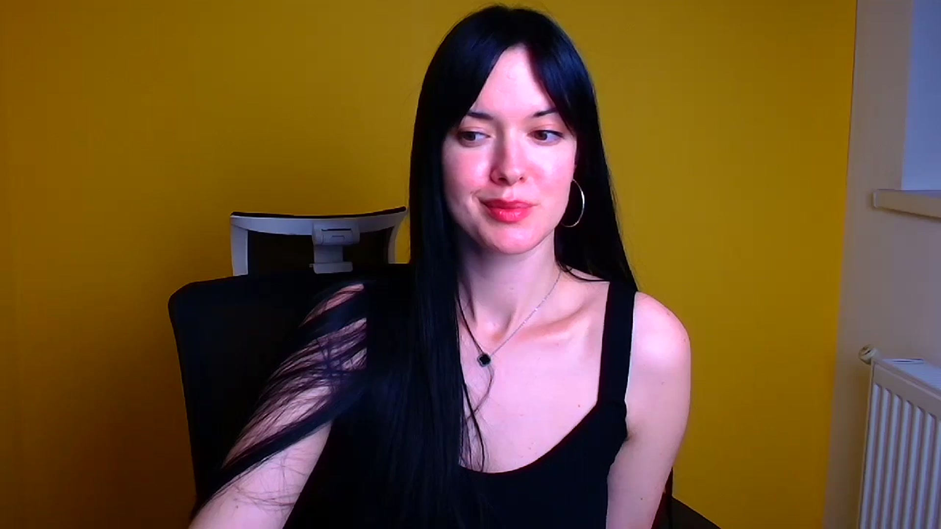 Gallery image thumbnail from Black_Red's myfreecams stream on, 05/09/2024, 13:59 image 18 of 20