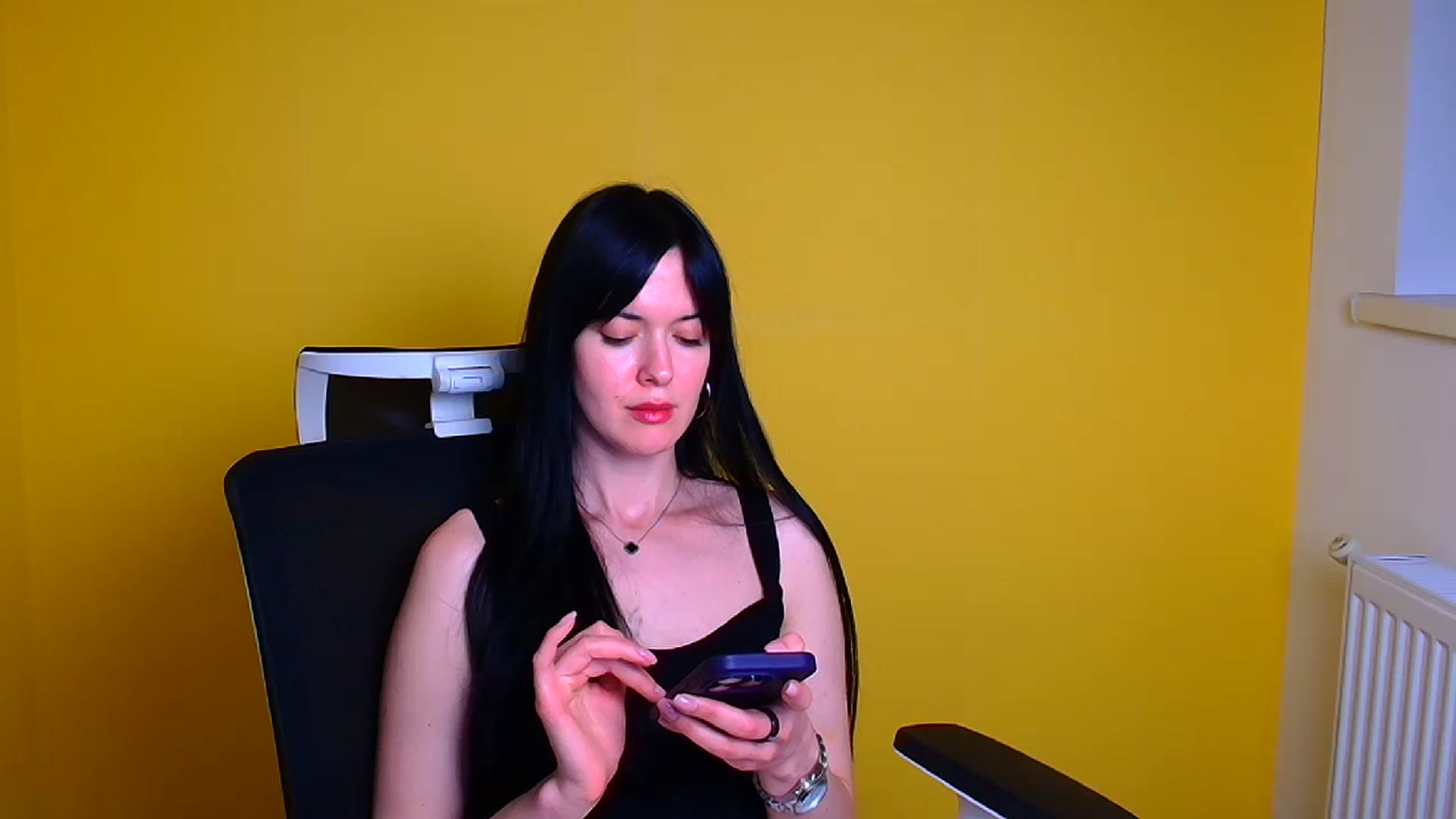 Gallery image thumbnail from Black_Red's myfreecams stream on, 05/09/2024, 13:59 image 6 of 20