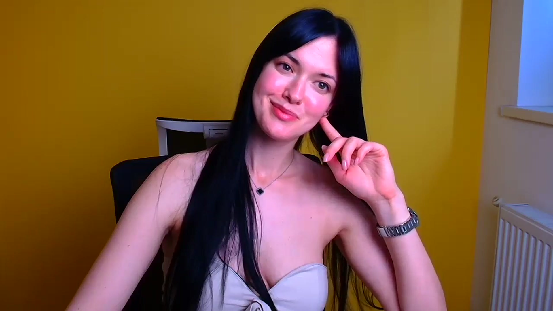 Gallery image thumbnail from Black_Red's myfreecams stream on, 05/10/2024, 11:55 image 12 of 20