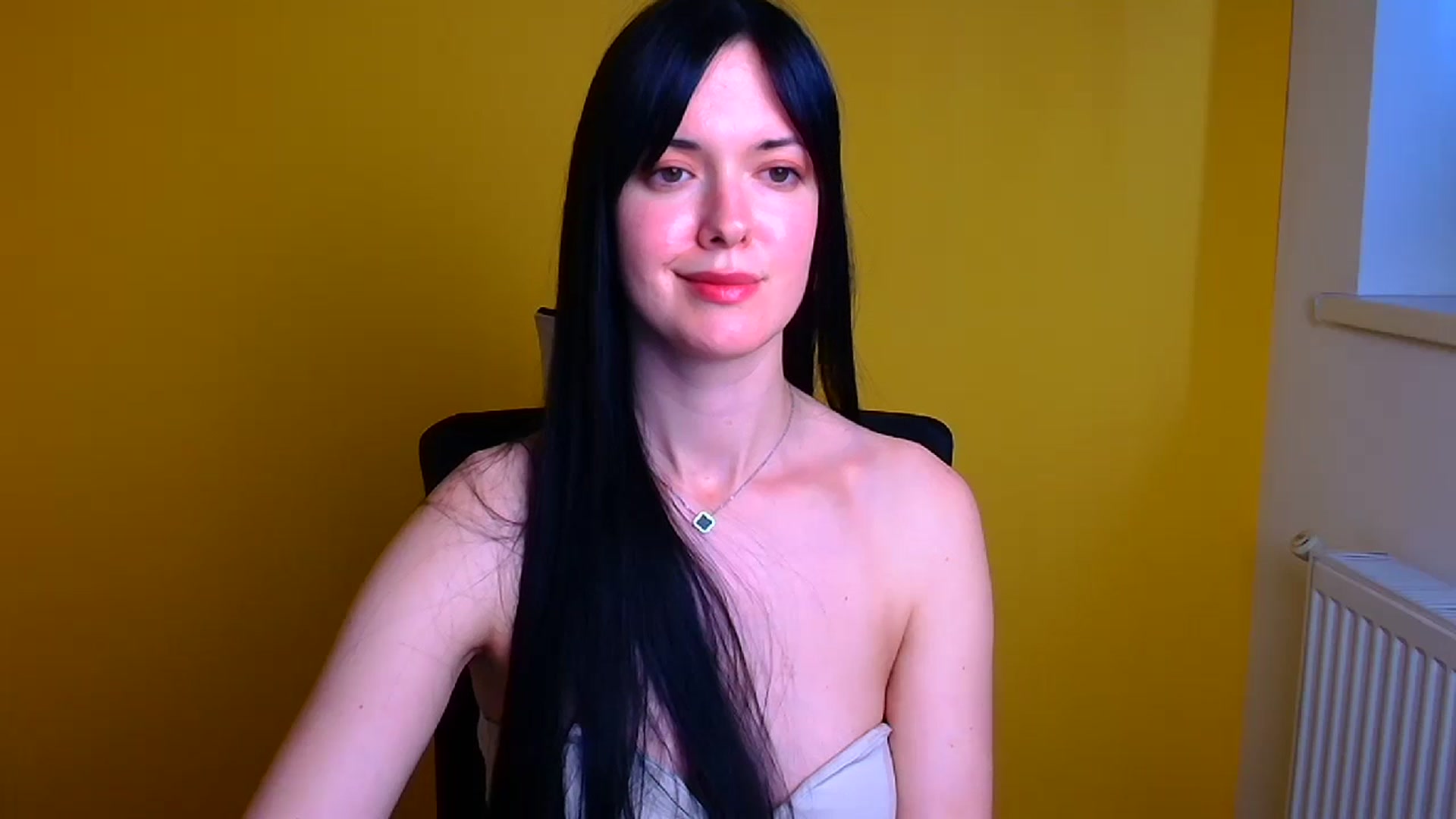 Gallery image thumbnail from Black_Red's myfreecams stream on, 05/10/2024, 13:01 image 12 of 20