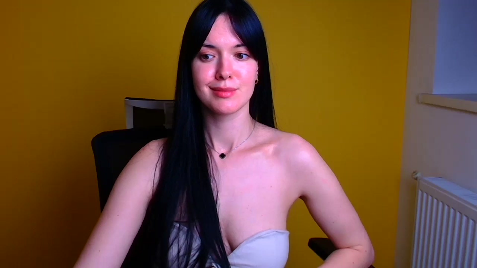 Gallery image thumbnail from Black_Red's myfreecams stream on, 05/10/2024, 15:52 image 14 of 20