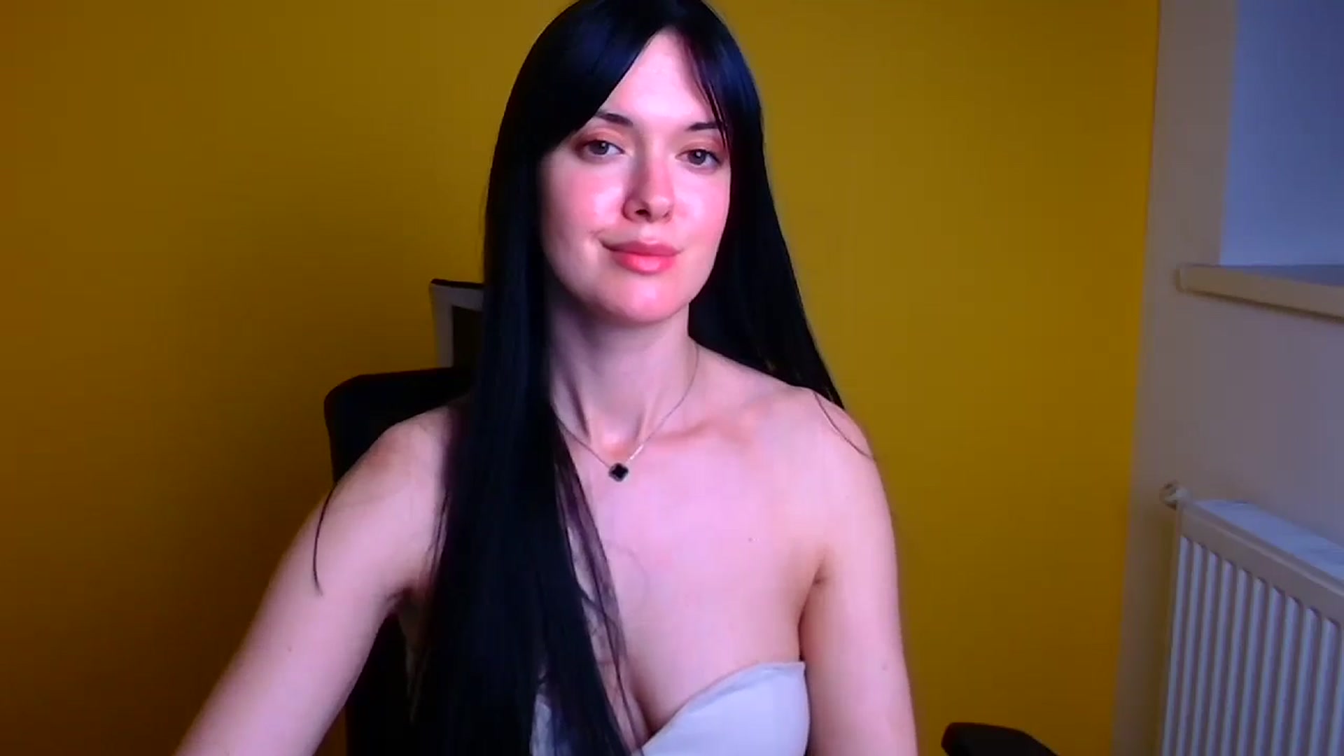 Gallery image thumbnail from Black_Red's myfreecams stream on, 05/10/2024, 15:52 image 3 of 20