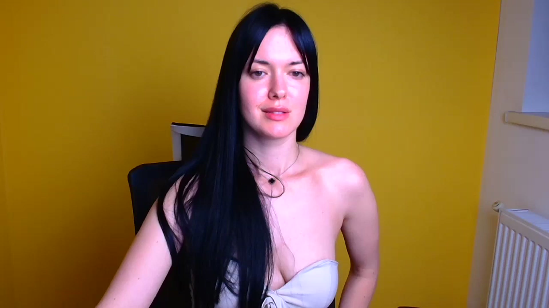 Gallery image thumbnail from Black_Red's myfreecams stream on, 05/12/2024, 09:39 image 8 of 20