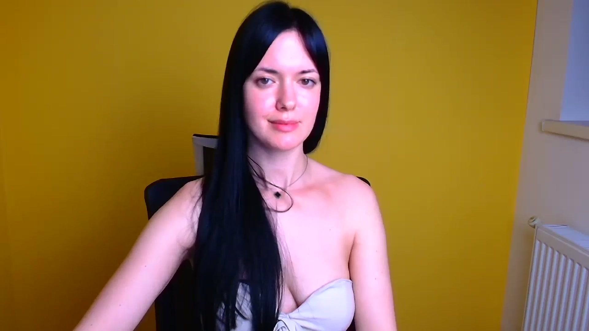 Gallery image thumbnail from Black_Red's myfreecams stream on, 05/12/2024, 09:39 image 9 of 20