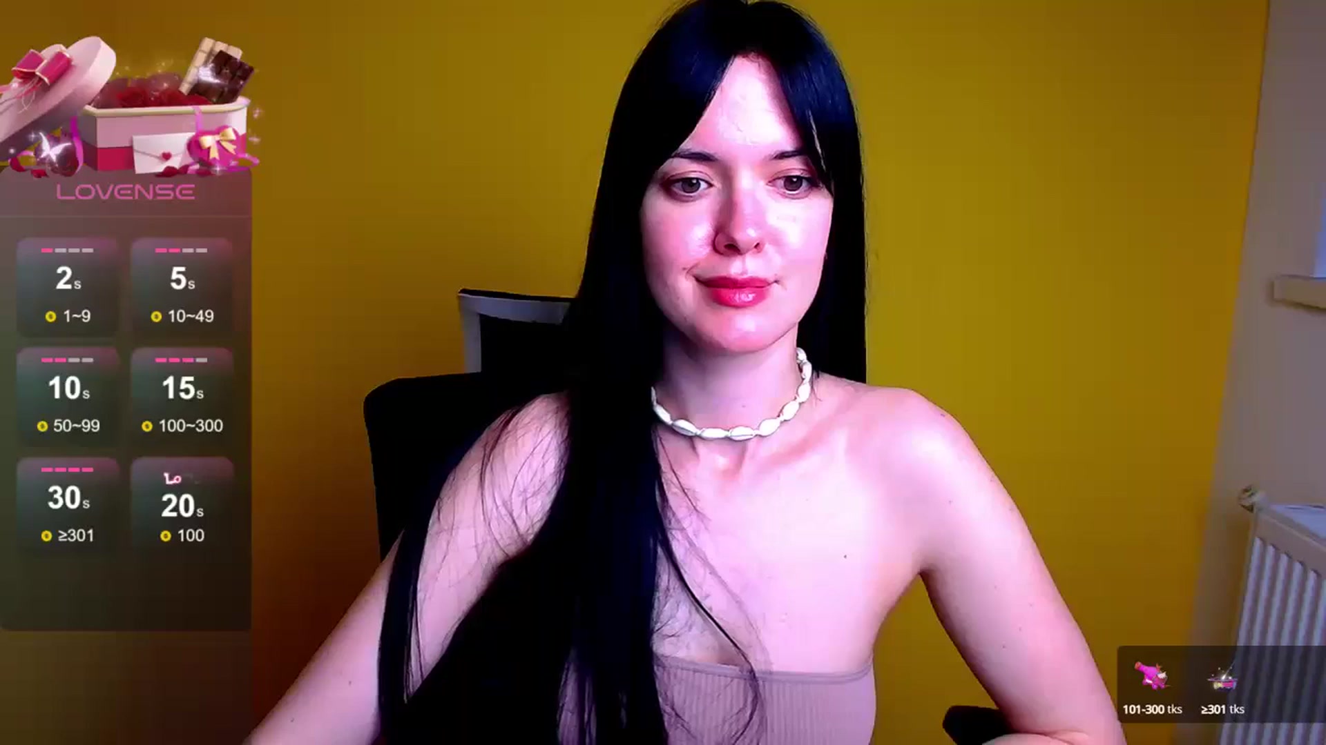 Gallery image thumbnail from Black_Red's myfreecams stream on, 05/17/2024, 16:56 image 8 of 20