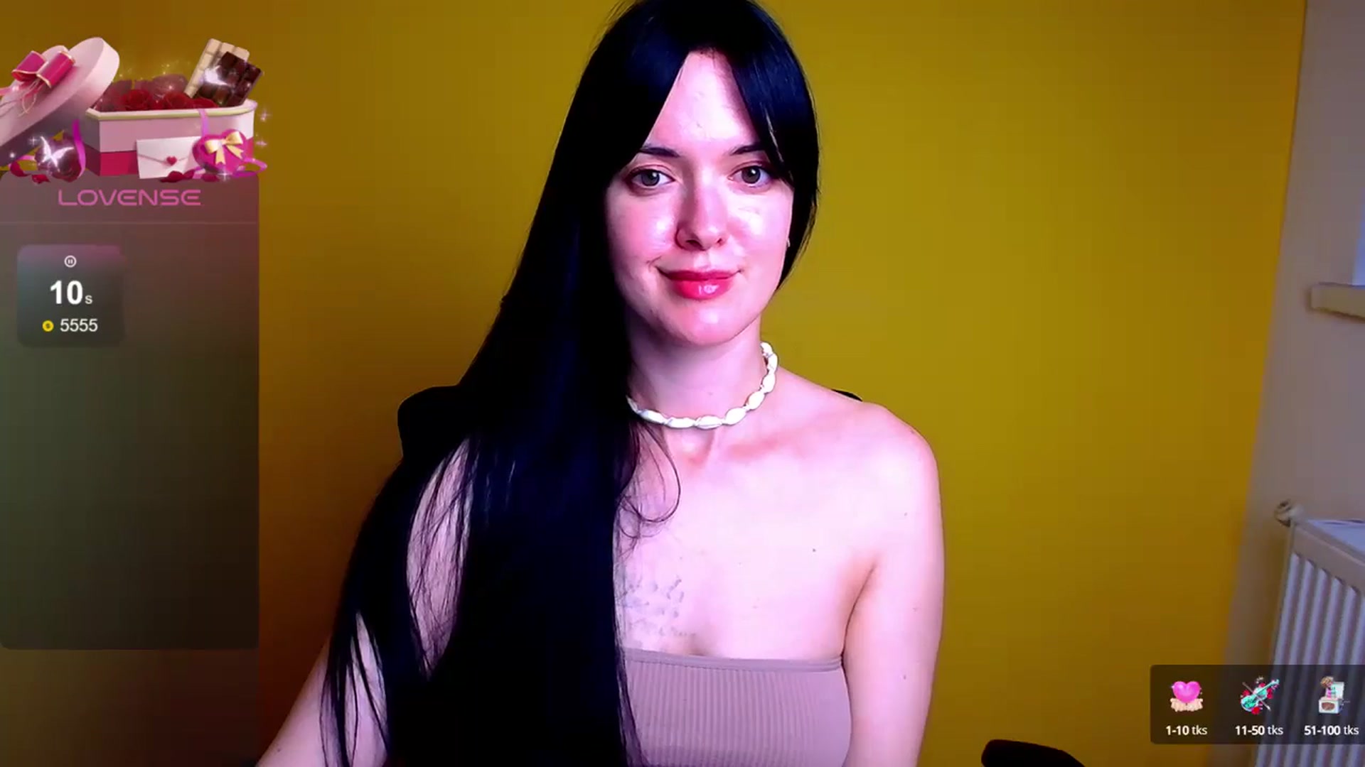 Gallery image thumbnail from Black_Red's myfreecams stream on, 05/17/2024, 16:56 image 14 of 20