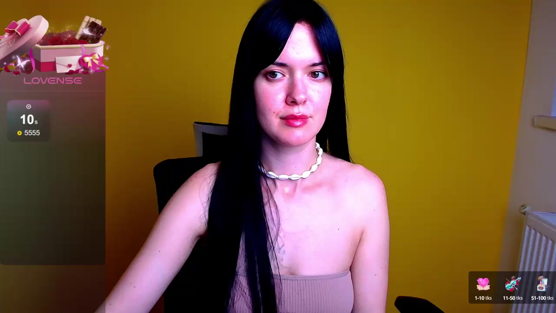 Gallery image thumbnail from Black_Red's myfreecams stream on, 05/17/2024, 16:56 image 12 of 20