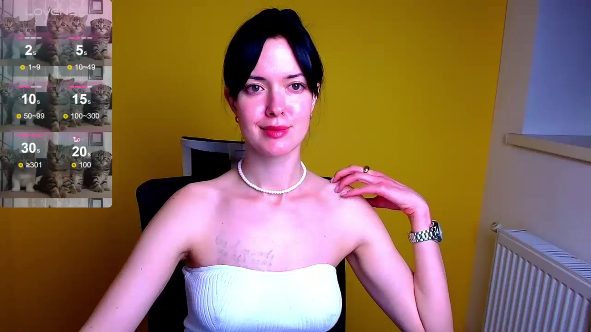 Gallery image thumbnail from Black_Red's myfreecams stream on, 05/19/2024, 08:51 image 10 of 20