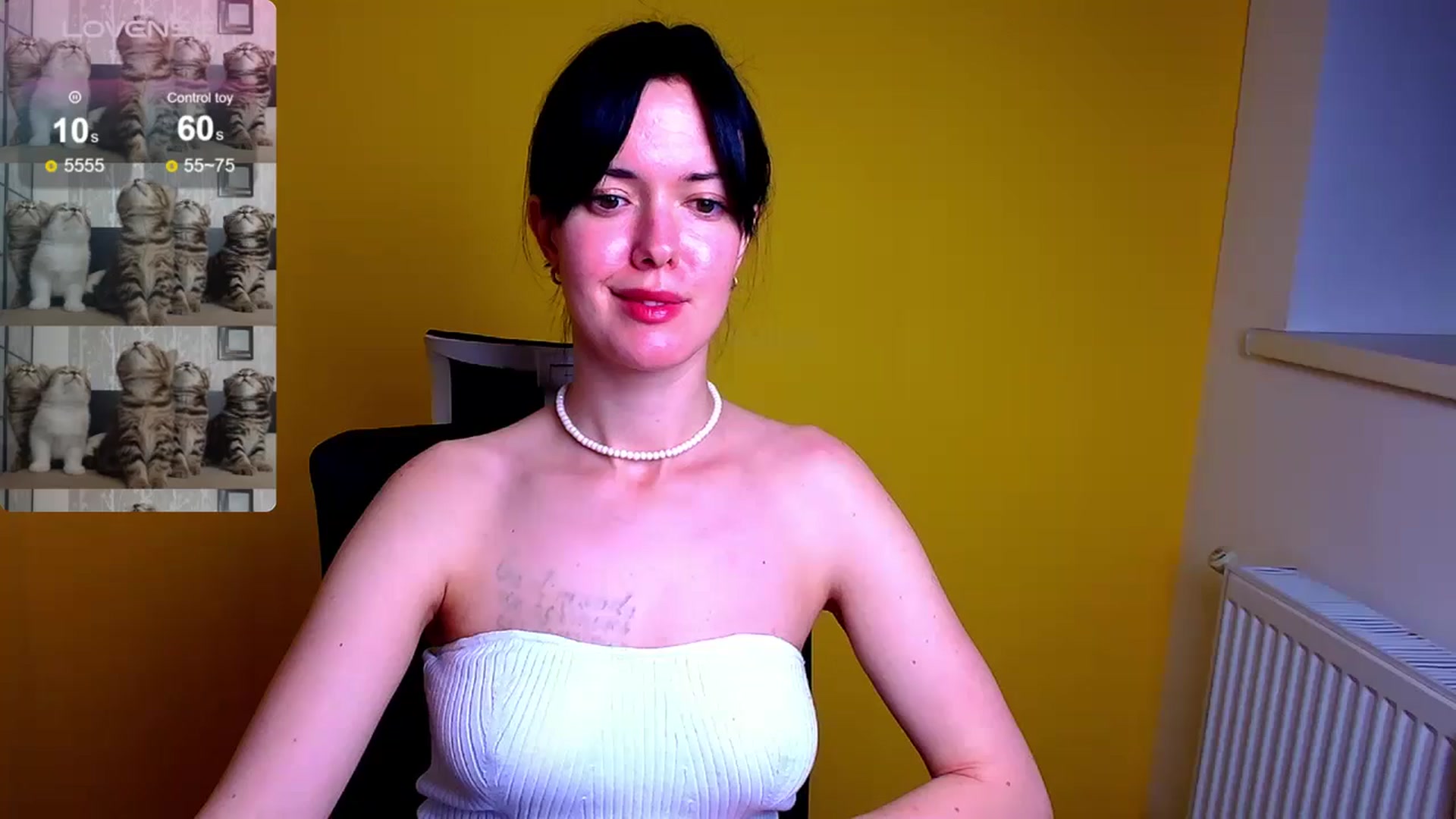 Gallery image thumbnail from Black_Red's myfreecams stream on, 05/19/2024, 08:51 image 14 of 20