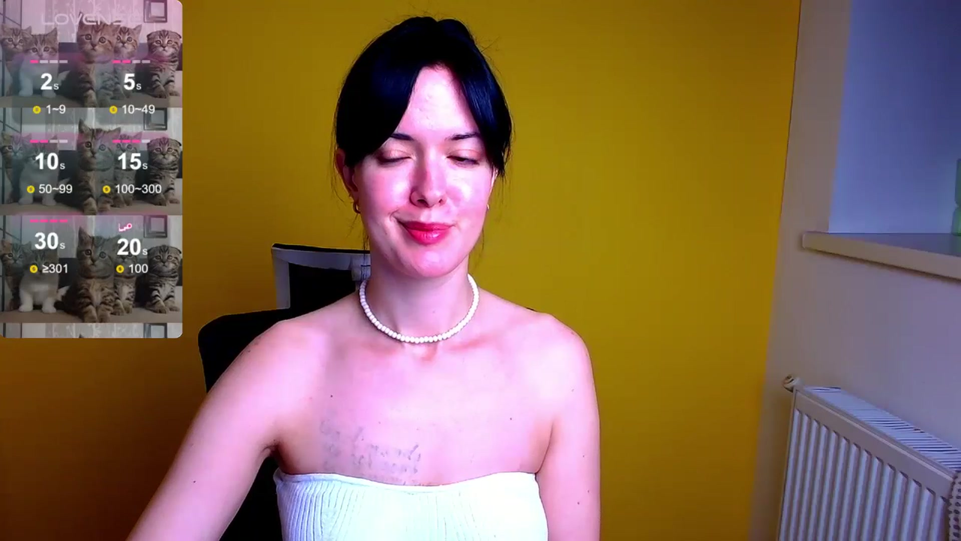 Gallery image thumbnail from Black_Red's myfreecams stream on, 05/19/2024, 08:51 image 2 of 20