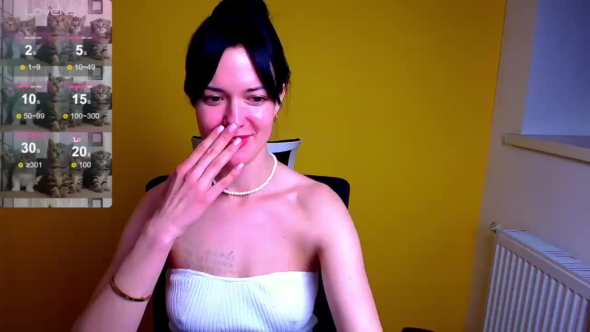 Gallery image thumbnail from Black_Red's myfreecams stream on, 05/19/2024, 08:51 image 20 of 20