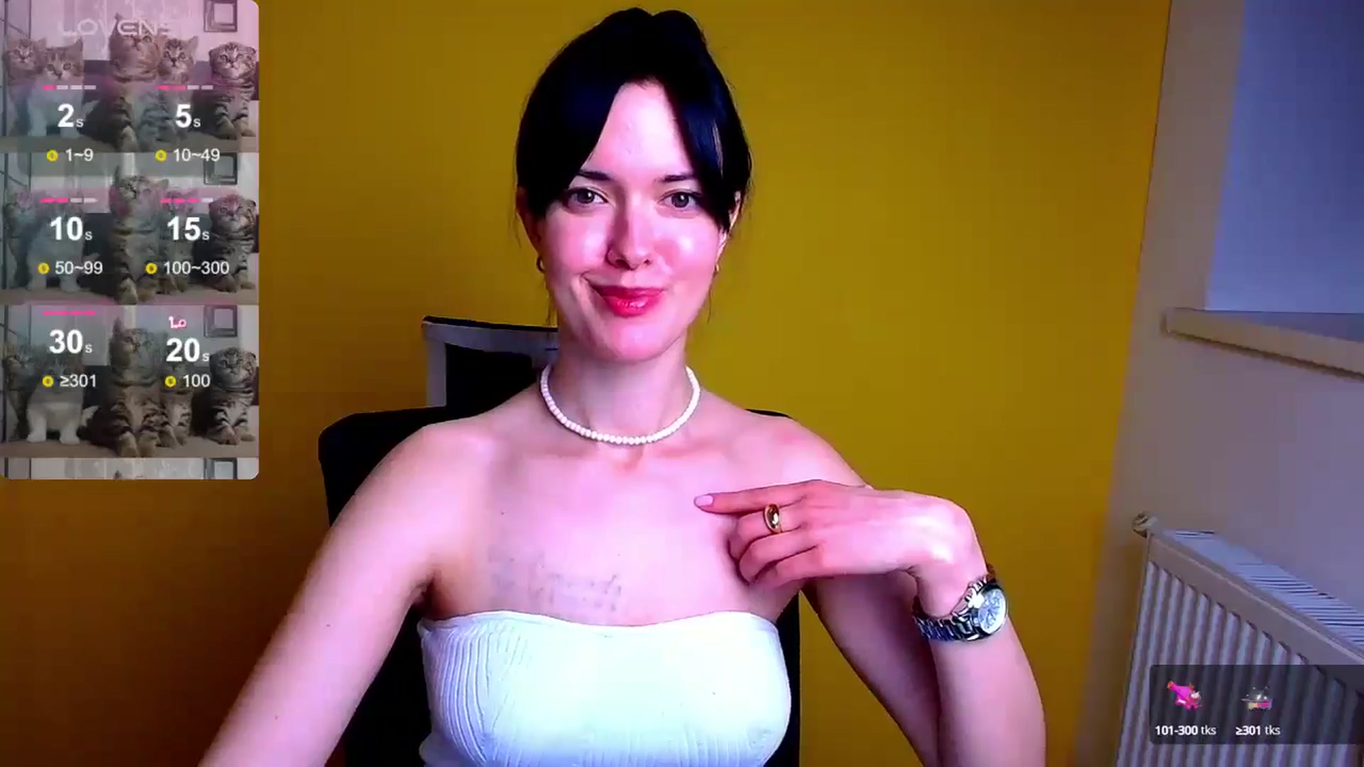 Gallery image thumbnail from Black_Red's myfreecams stream on, 05/19/2024, 08:51 image 12 of 20