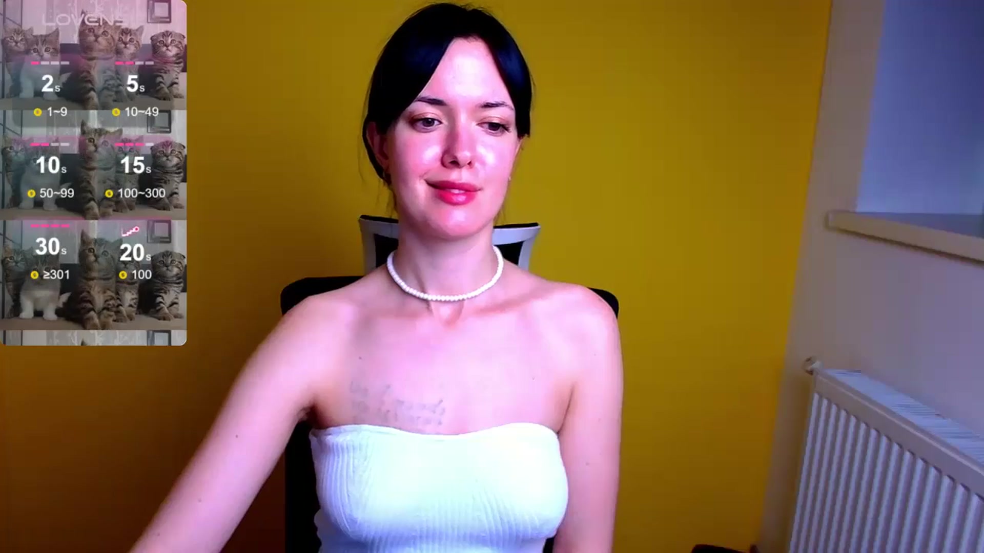 Gallery image thumbnail from Black_Red's myfreecams stream on, 05/19/2024, 09:25 image 14 of 20