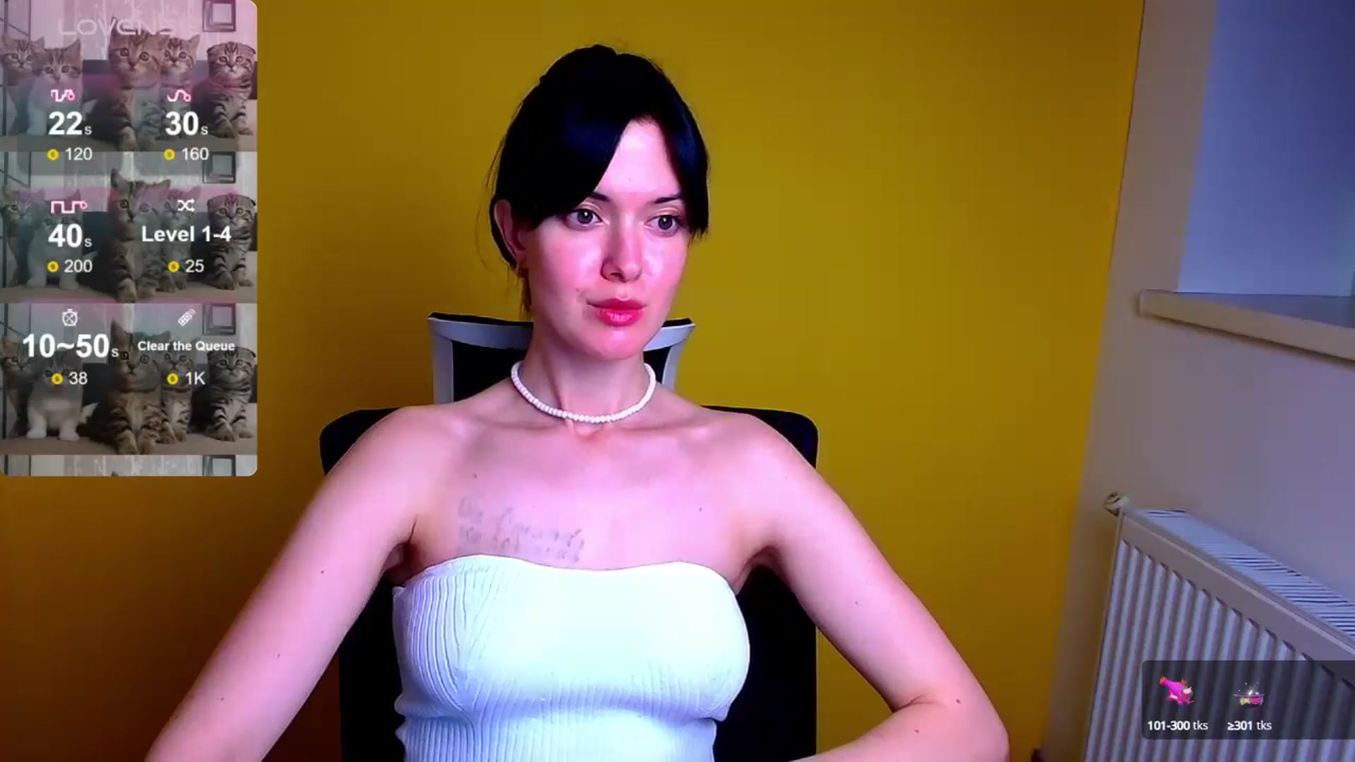 Gallery image thumbnail from Black_Red's myfreecams stream on, 05/19/2024, 09:25 image 5 of 20