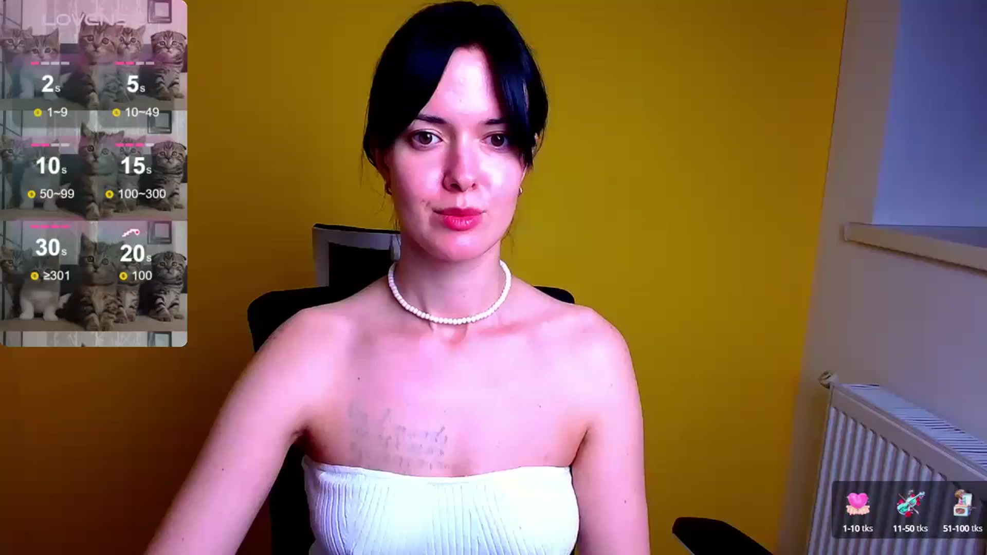 Gallery image thumbnail from Black_Red's myfreecams stream on, 05/19/2024, 09:25 image 1 of 20