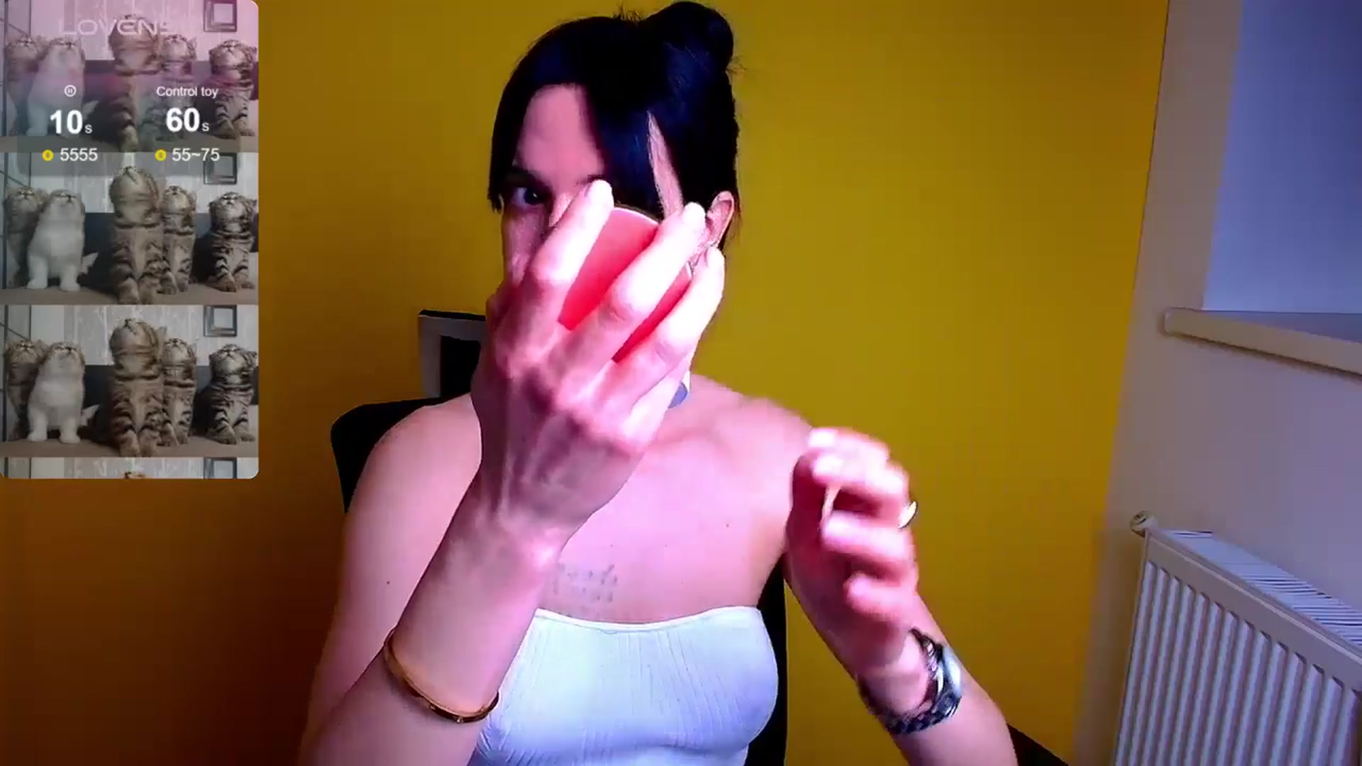 Gallery image thumbnail from Black_Red's myfreecams stream on, 05/19/2024, 09:25 image 3 of 20