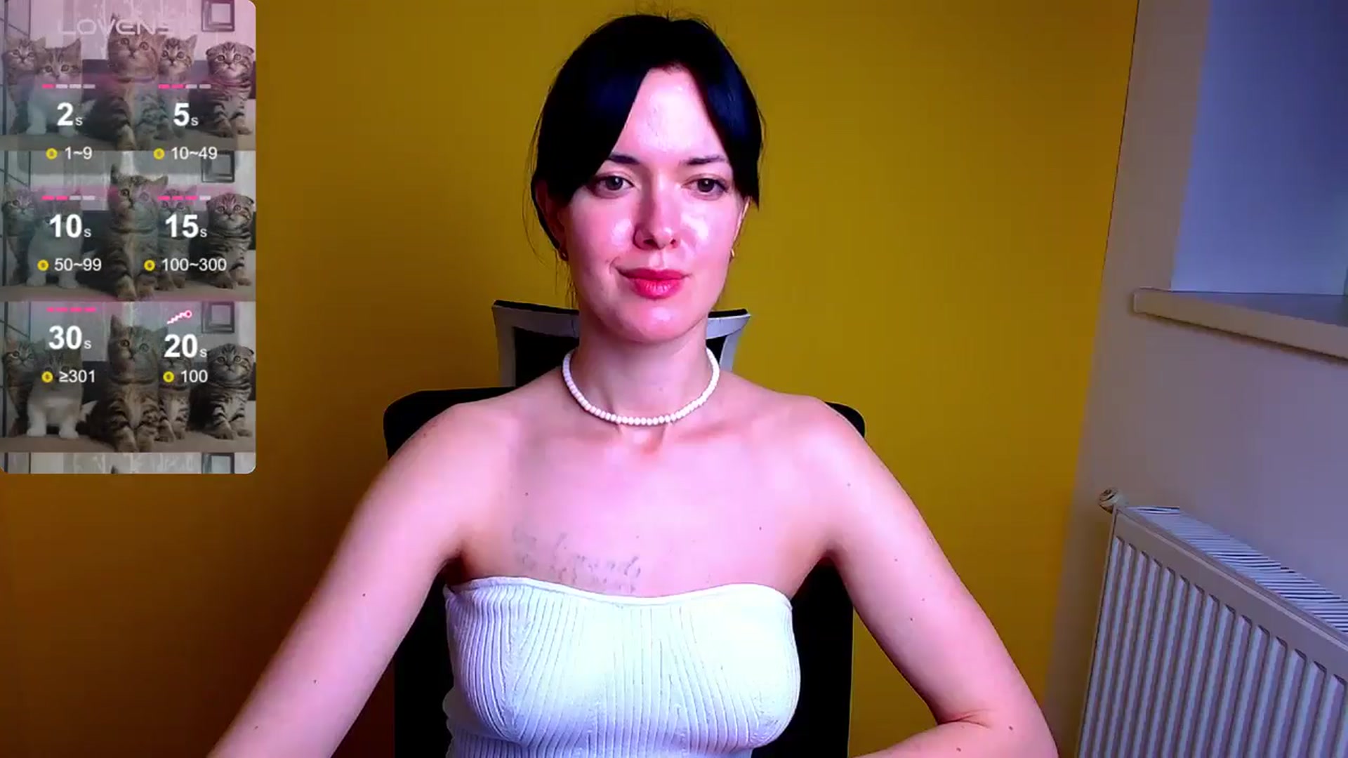 Gallery image thumbnail from Black_Red's myfreecams stream on, 05/19/2024, 09:25 image 10 of 20
