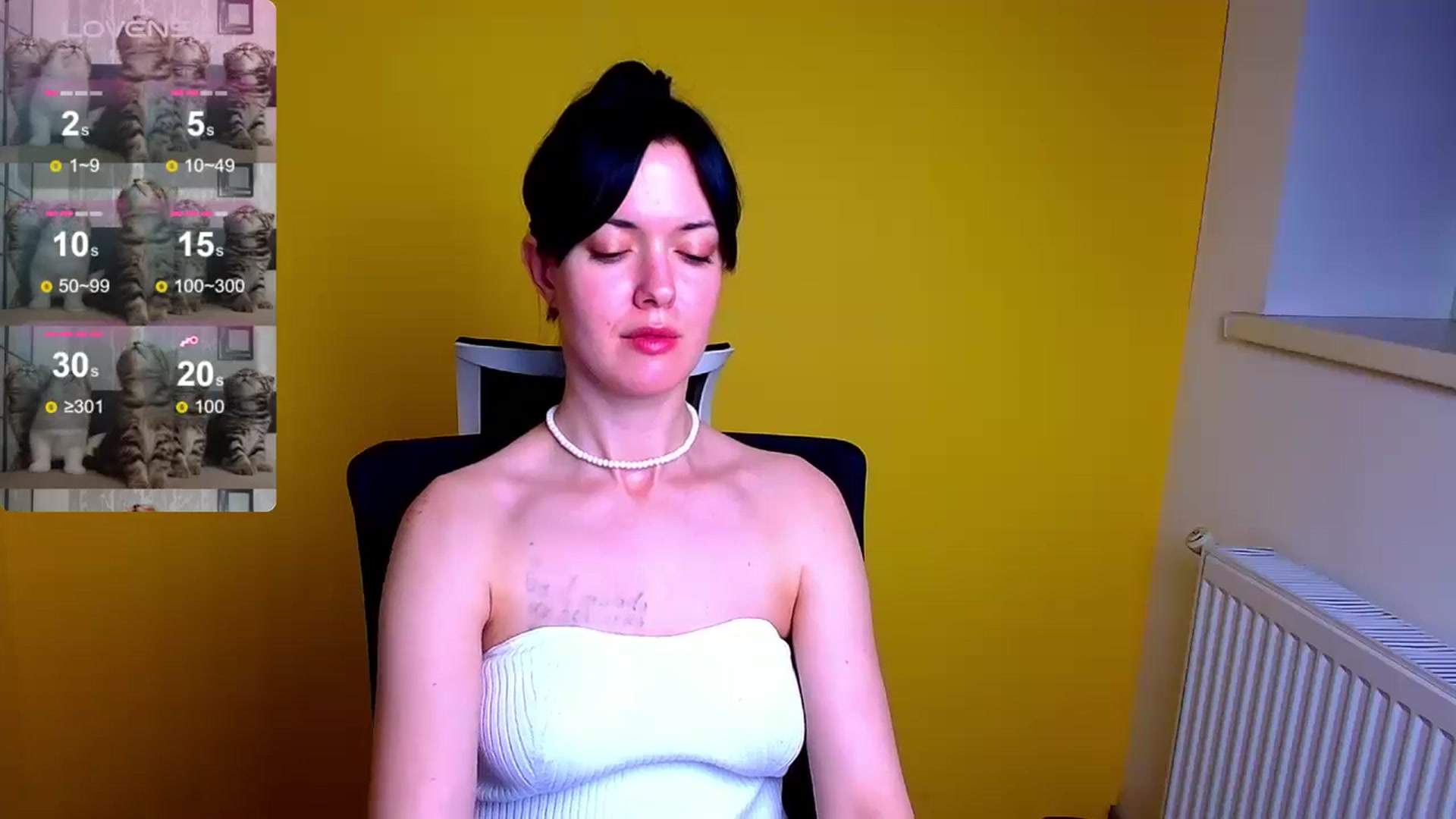 Gallery image thumbnail from Black_Red's myfreecams stream on, 05/19/2024, 09:51 image 5 of 20