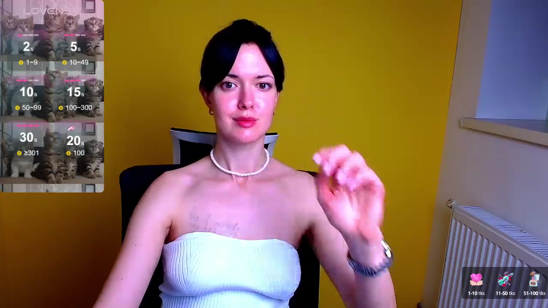 Gallery image thumbnail from Black_Red's myfreecams stream on, 05/19/2024, 09:51 image 13 of 20