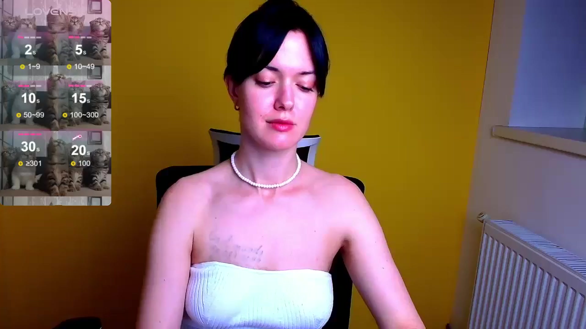 Gallery image thumbnail from Black_Red's myfreecams stream on, 05/19/2024, 09:51 image 10 of 20
