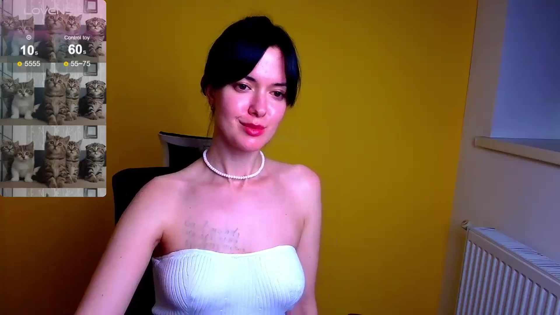 Gallery image thumbnail from Black_Red's myfreecams stream on, 05/19/2024, 13:00 image 2 of 20