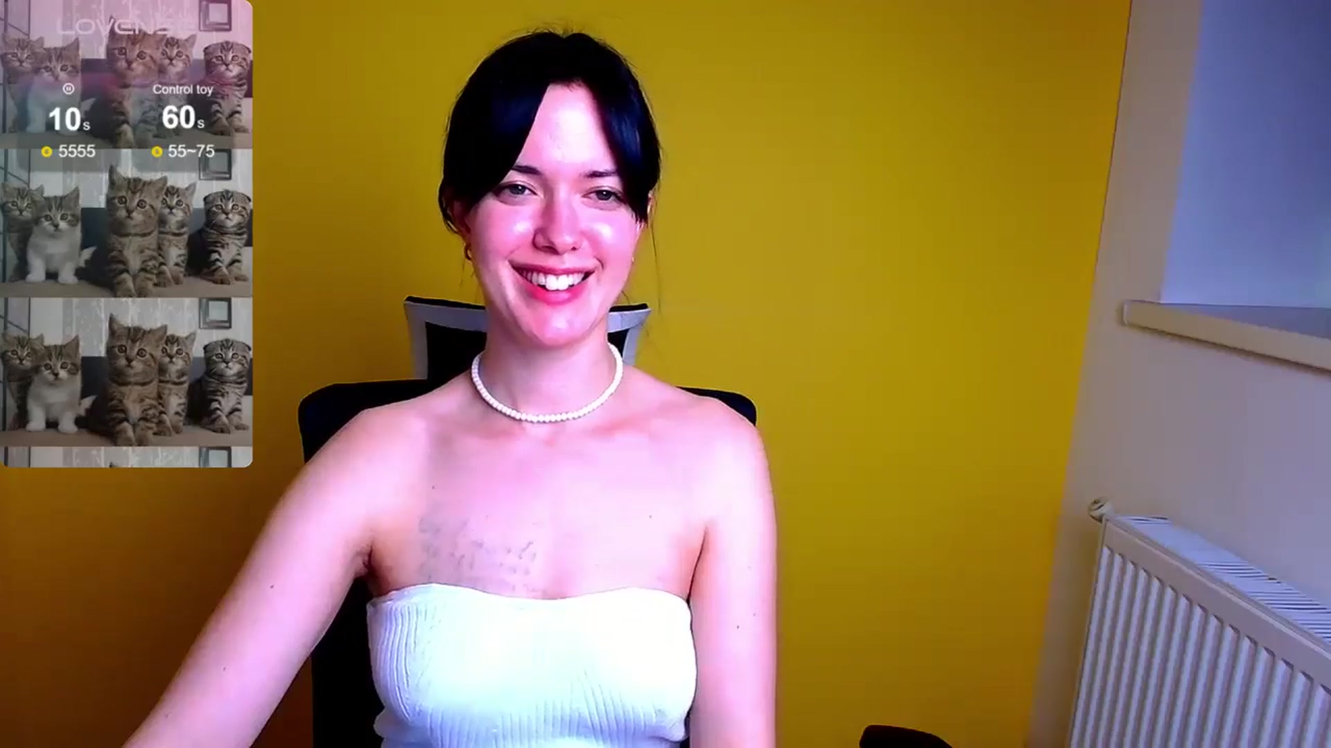Gallery image thumbnail from Black_Red's myfreecams stream on, 05/19/2024, 13:00 image 14 of 20