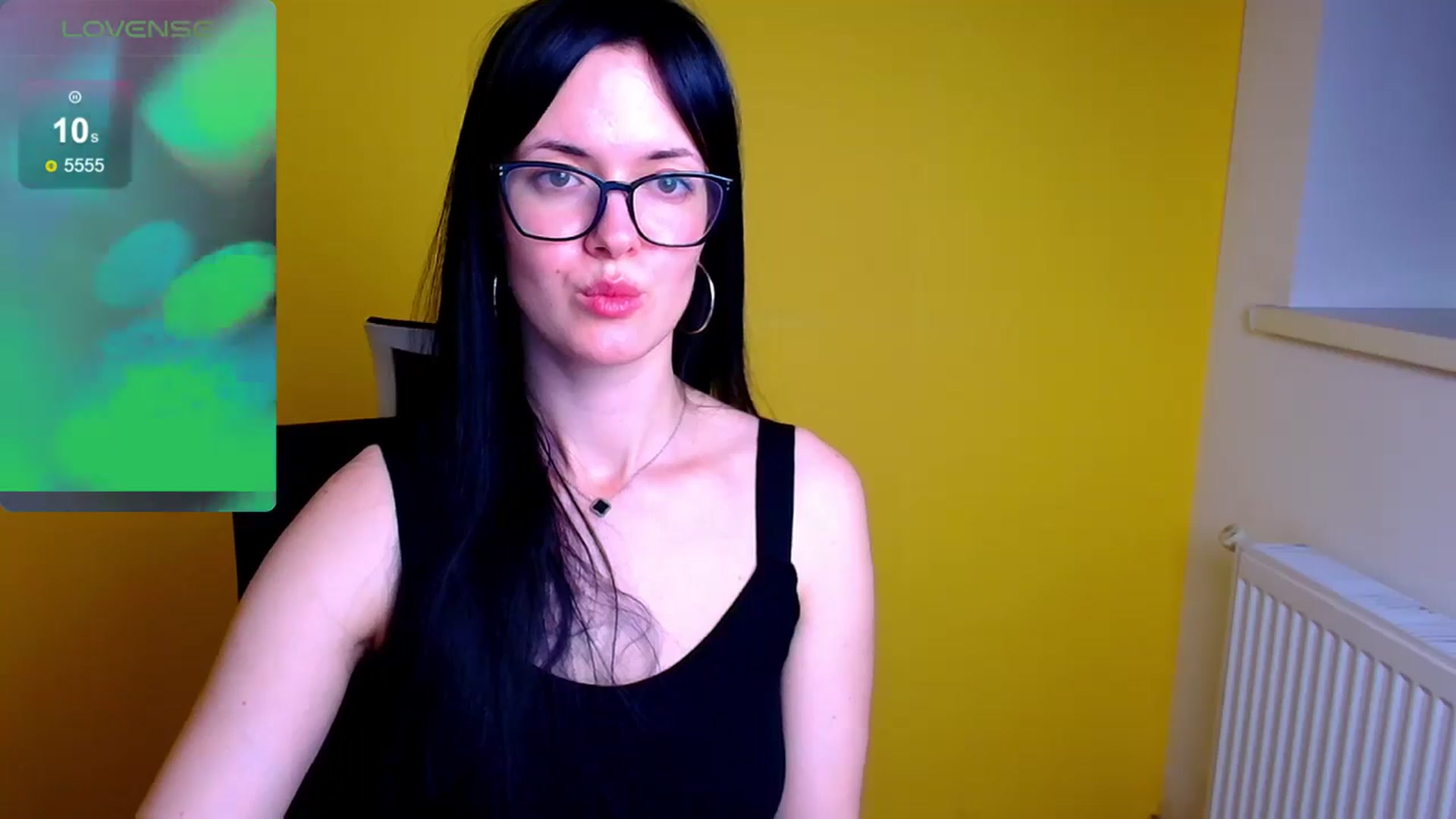 Gallery image thumbnail from Black_Red's myfreecams stream on, 05/23/2024, 12:54 image 9 of 20