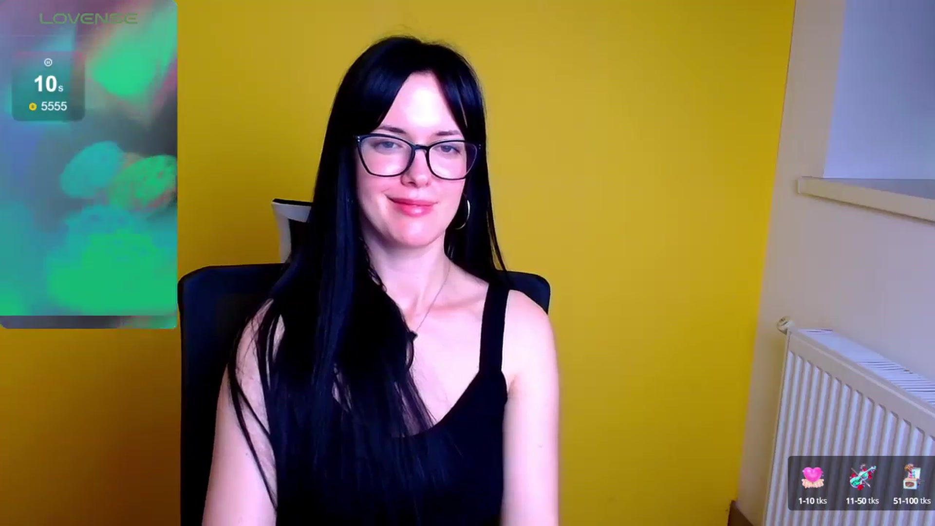 Gallery image thumbnail from Black_Red's myfreecams stream on, 05/23/2024, 14:05 image 19 of 20