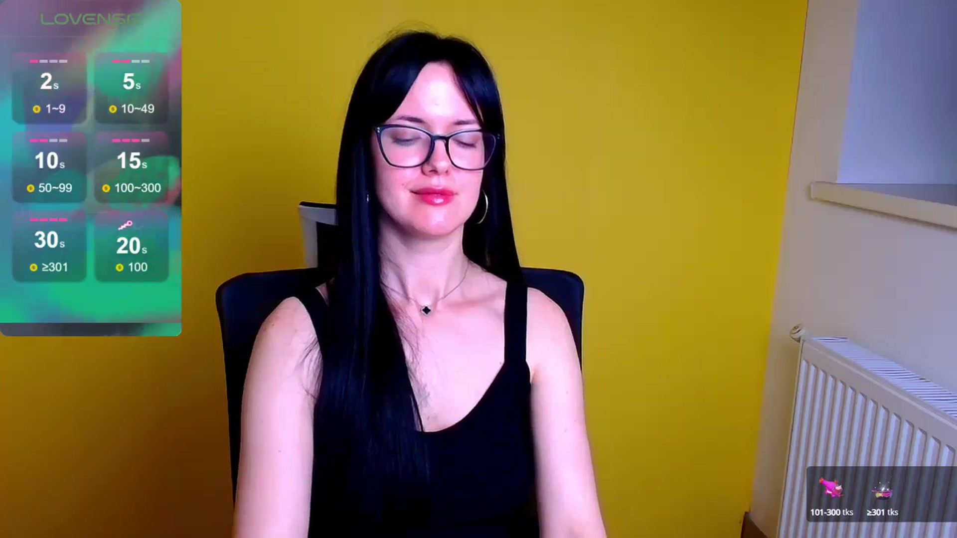 Gallery image thumbnail from Black_Red's myfreecams stream on, 05/23/2024, 15:23 image 6 of 20