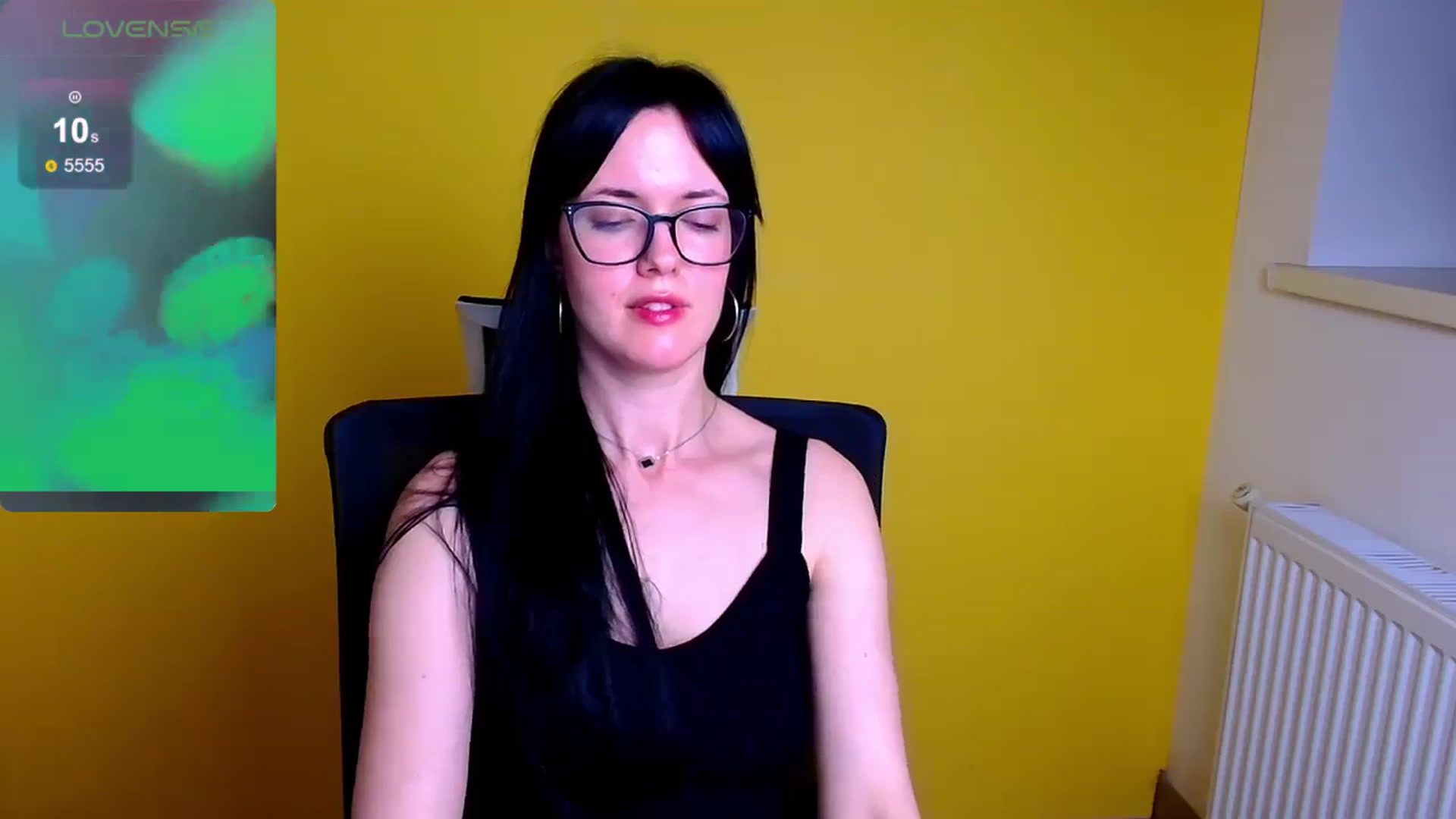 Gallery image thumbnail from Black_Red's myfreecams stream on, 05/23/2024, 15:23 image 18 of 20