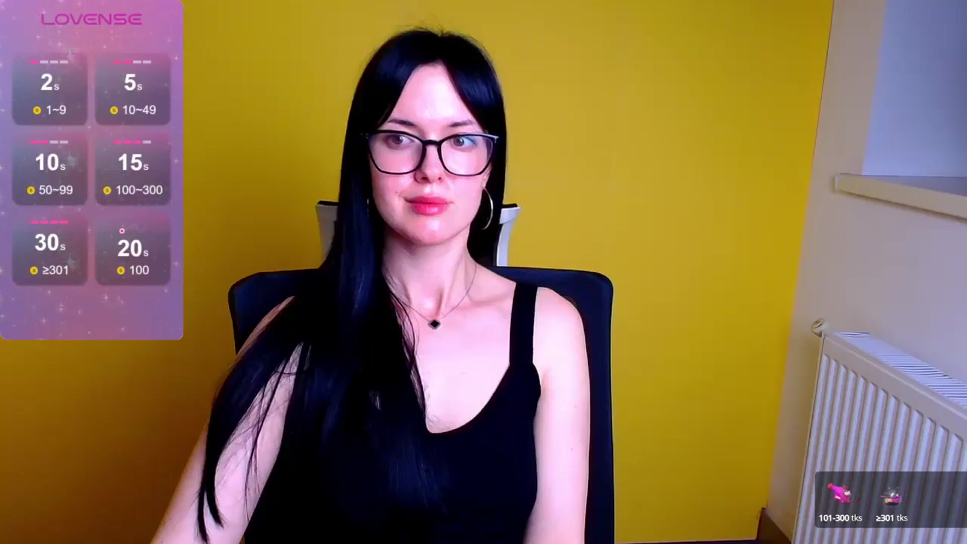 Gallery image thumbnail from Black_Red's myfreecams stream on, 05/23/2024, 16:33 image 15 of 20
