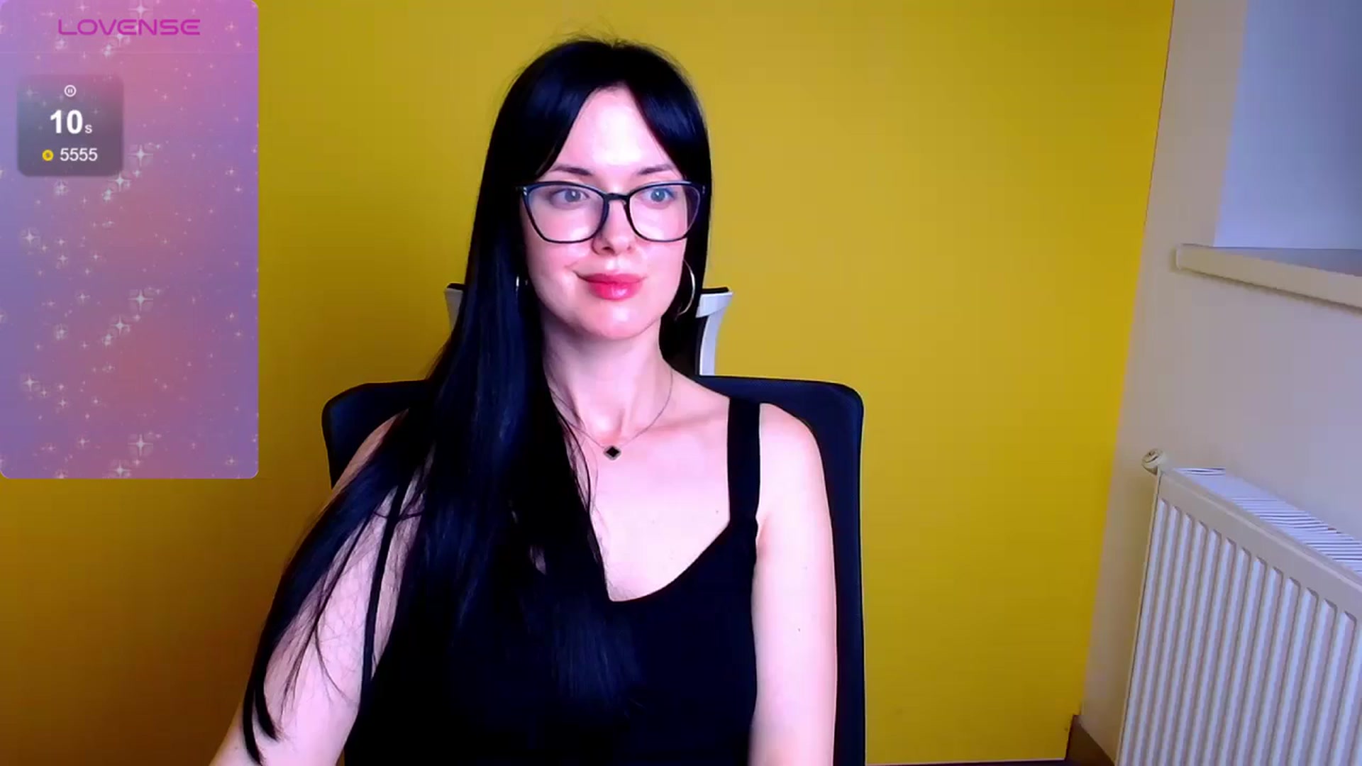 Gallery image thumbnail from Black_Red's myfreecams stream on, 05/23/2024, 16:33 image 12 of 20