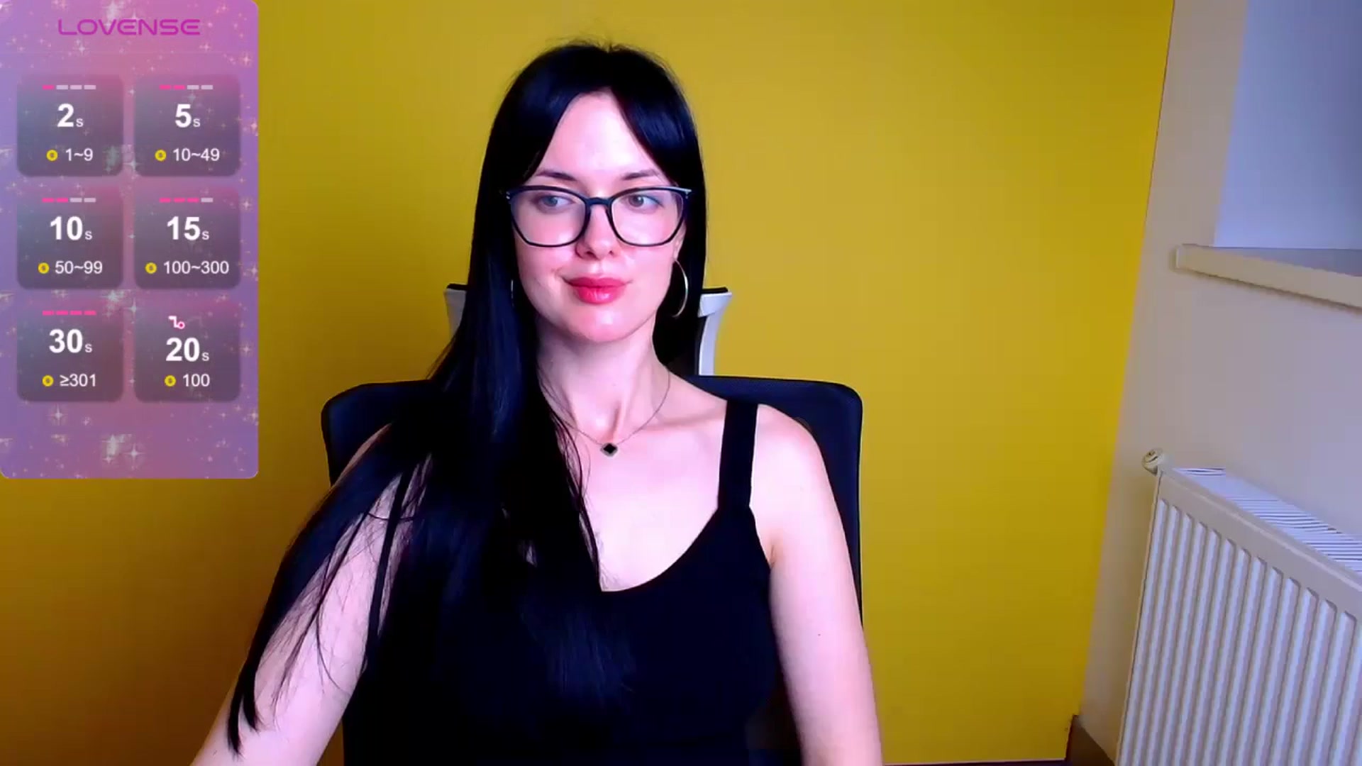 Gallery image thumbnail from Black_Red's myfreecams stream on, 05/23/2024, 16:33 image 13 of 20