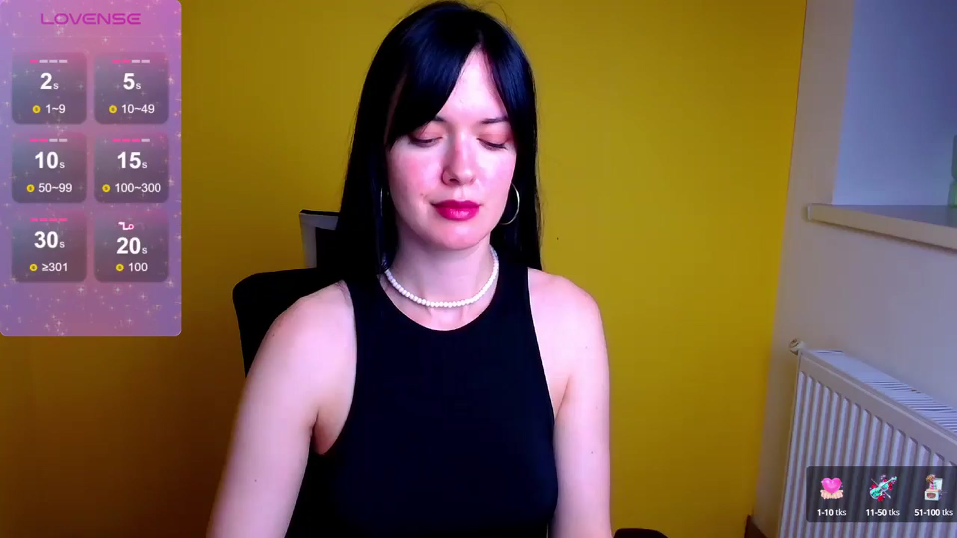 Gallery image thumbnail from Black_Red's myfreecams stream on, 05/26/2024, 18:35 image 2 of 20