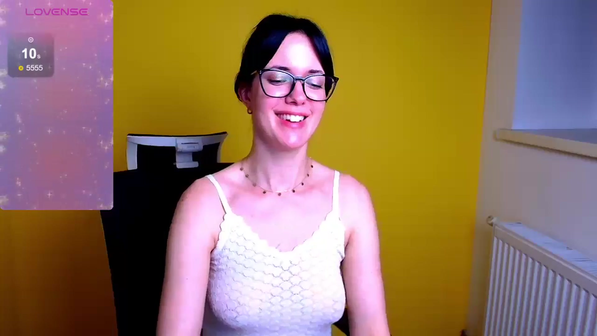 Gallery image thumbnail from Black_Red's myfreecams stream on, 06/08/2024, 10:54 image 12 of 20