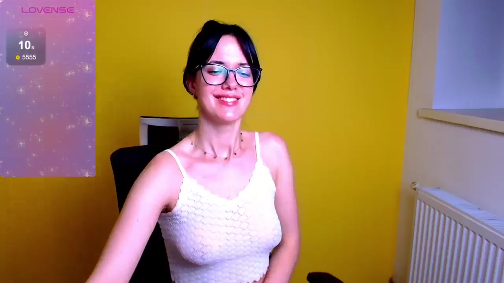 Gallery image thumbnail from Black_Red's myfreecams stream on, 06/08/2024, 10:54 image 19 of 20