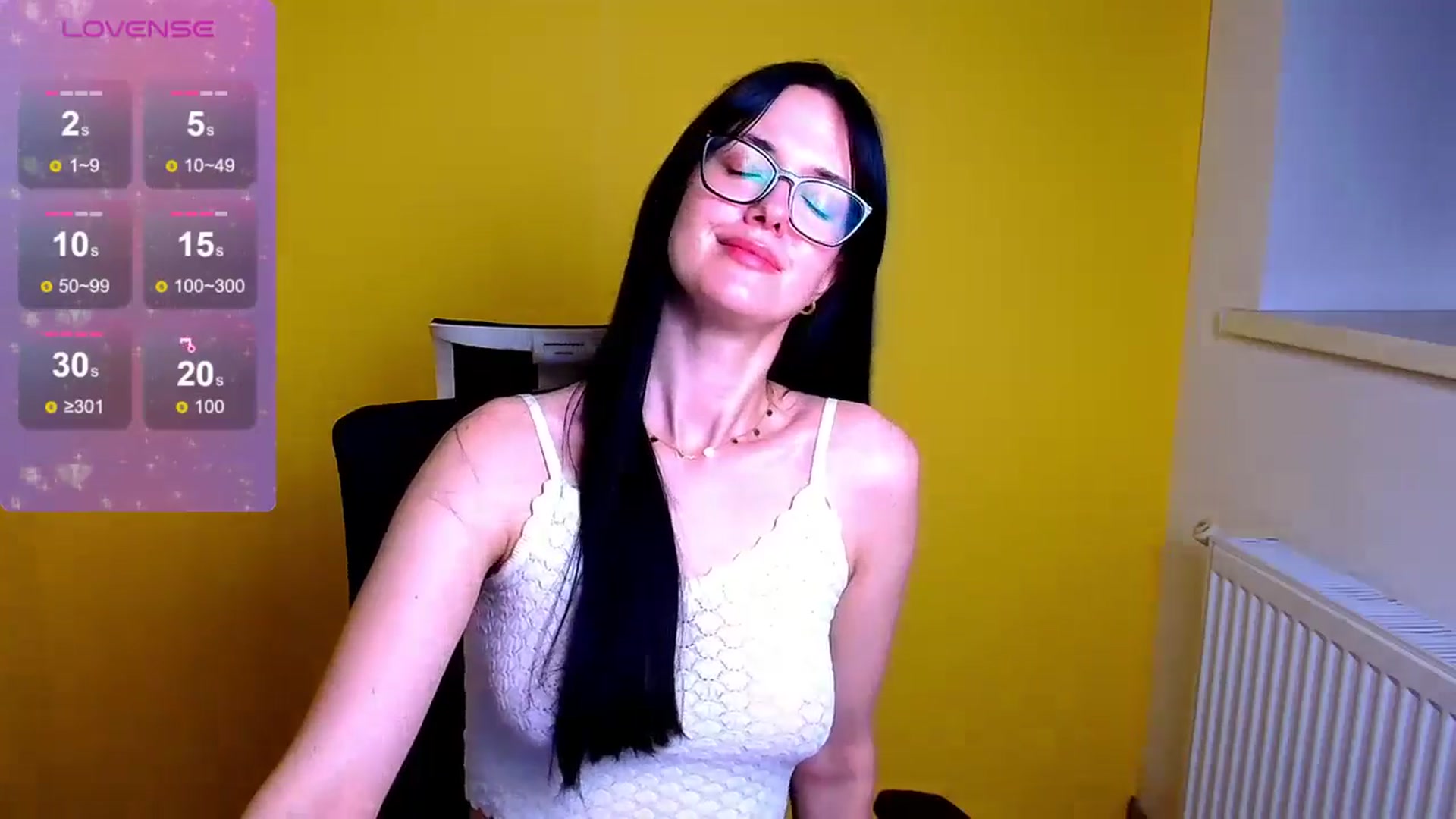 Gallery image thumbnail from Black_Red's myfreecams stream on, 06/08/2024, 13:21 image 12 of 20