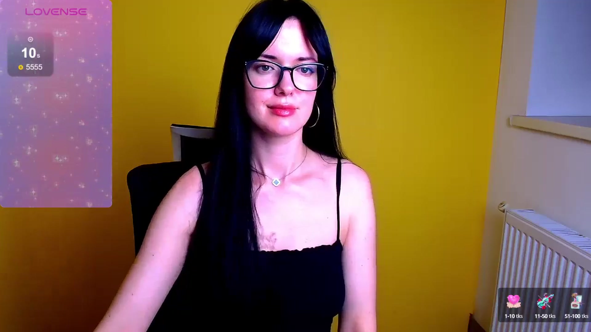 Gallery image thumbnail from Black_Red's myfreecams stream on, 06/17/2024, 18:37 image 10 of 20
