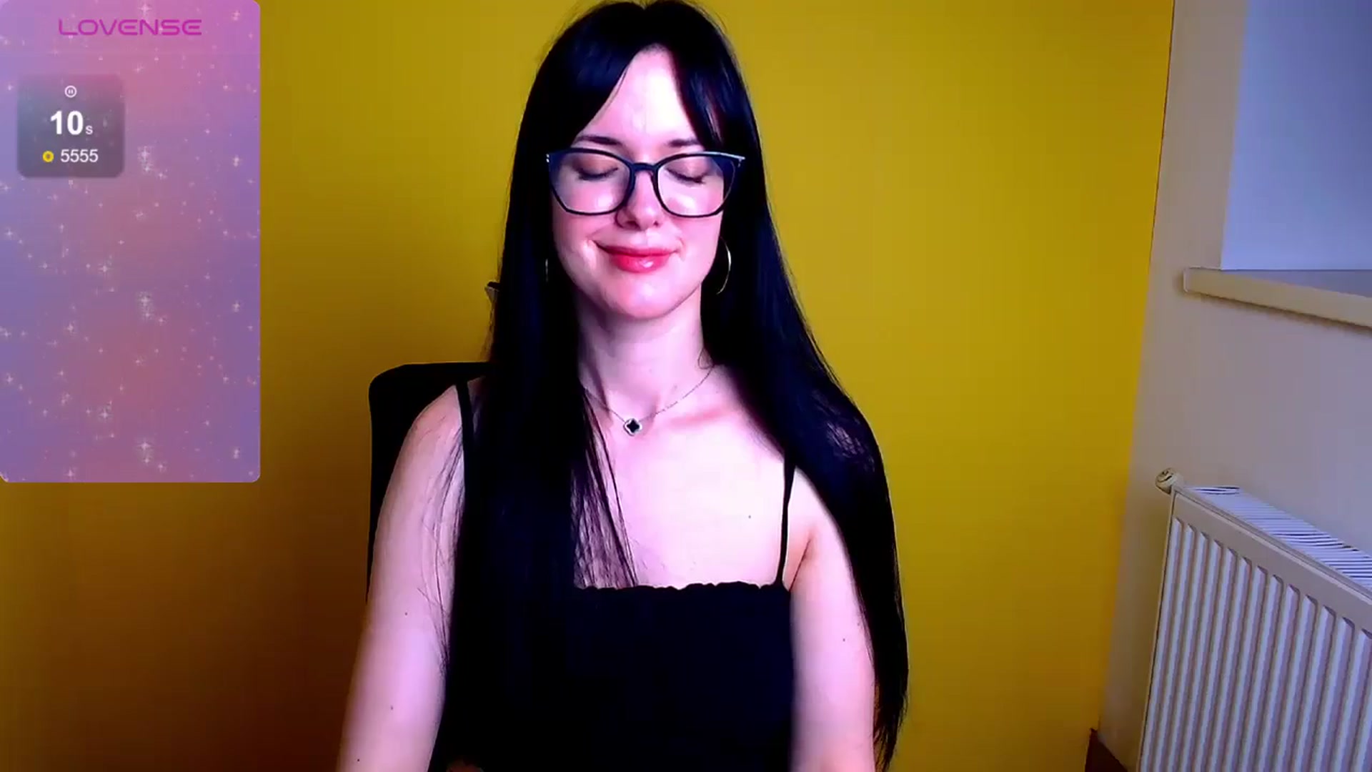 Gallery image thumbnail from Black_Red's myfreecams stream on, 06/17/2024, 18:37 image 16 of 20