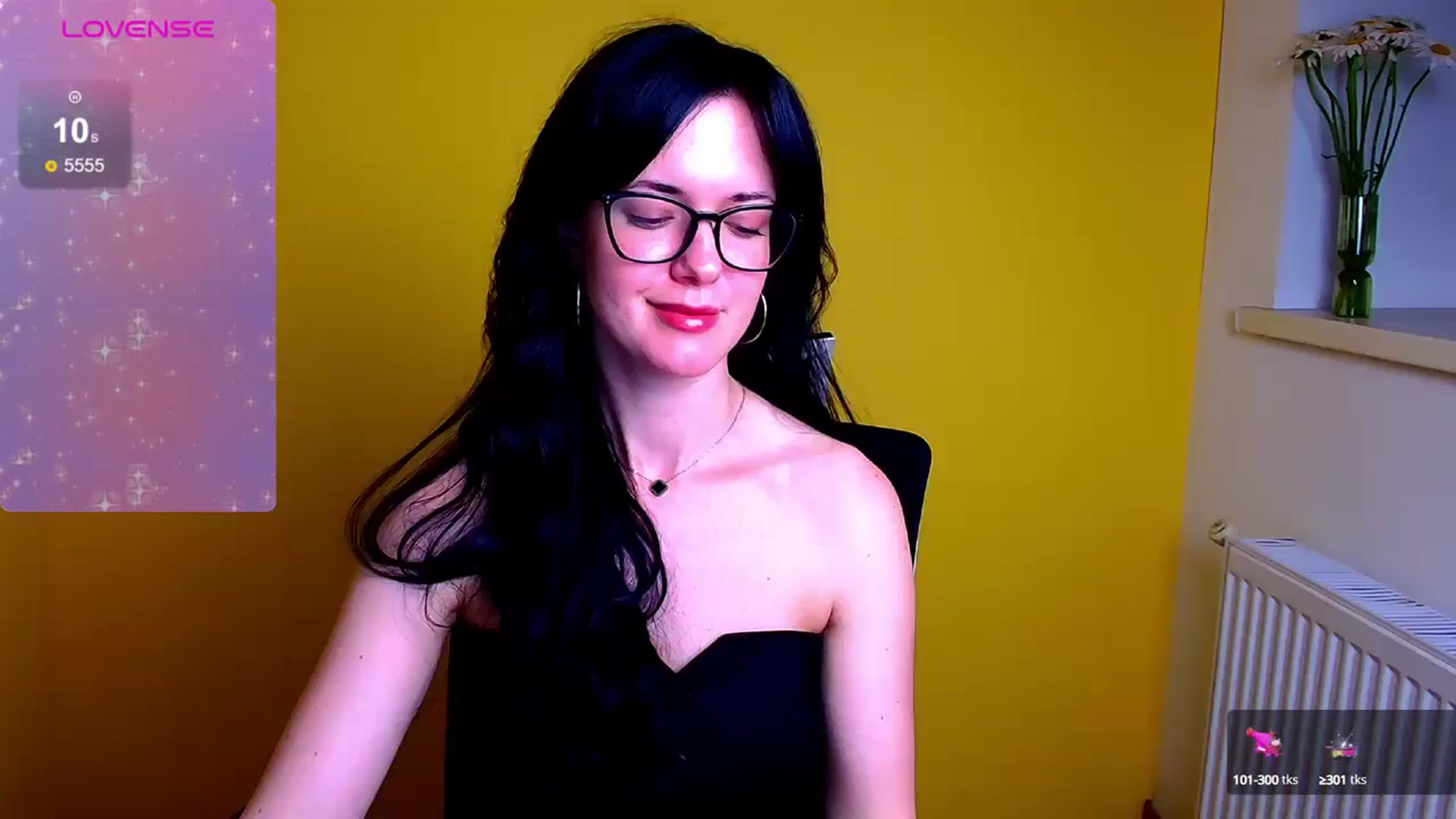Gallery image thumbnail from Black_Red's myfreecams stream on, 06/26/2024, 17:37 image 11 of 20