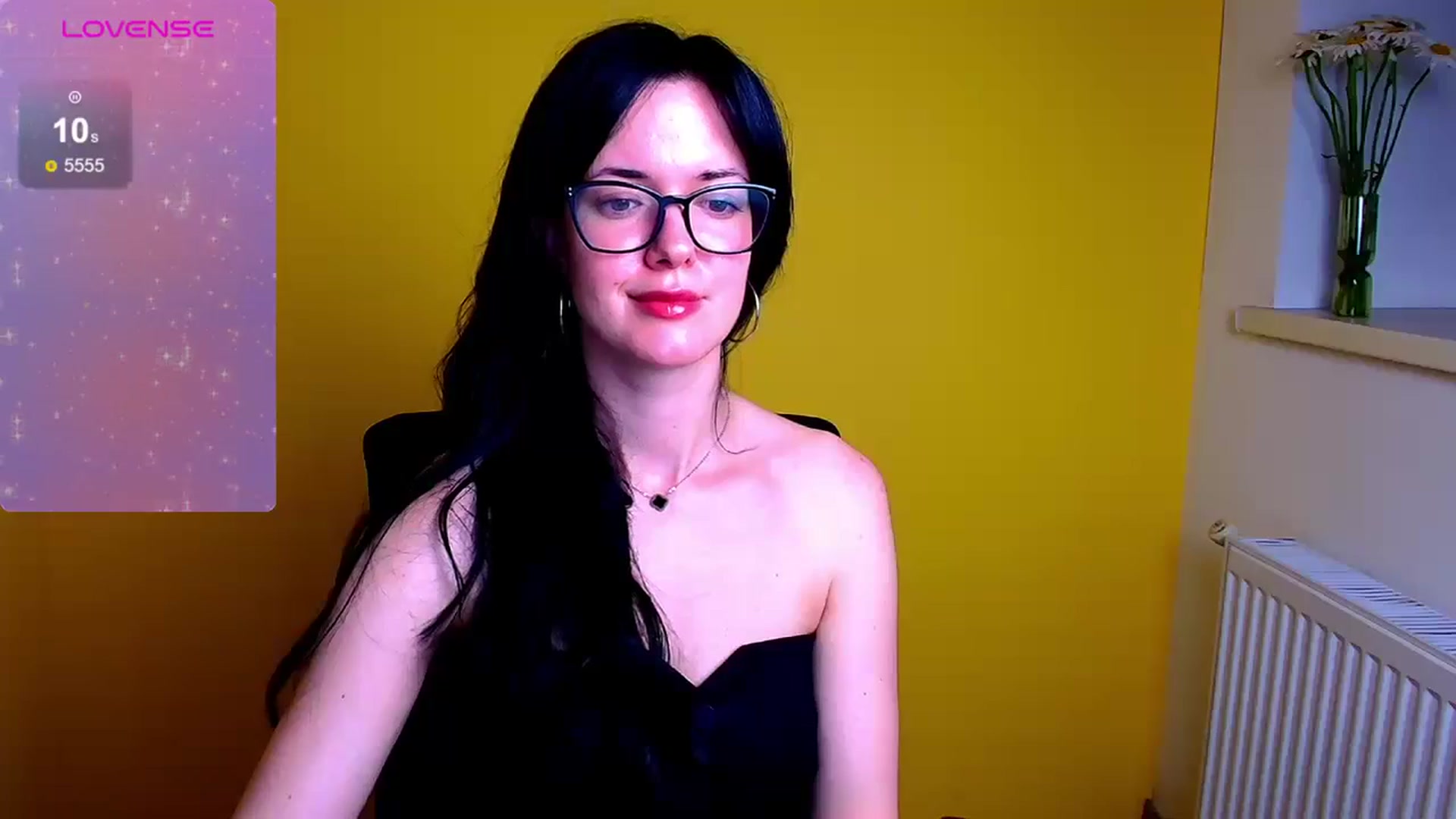 Gallery image thumbnail from Black_Red's myfreecams stream on, 06/26/2024, 17:37 image 6 of 20