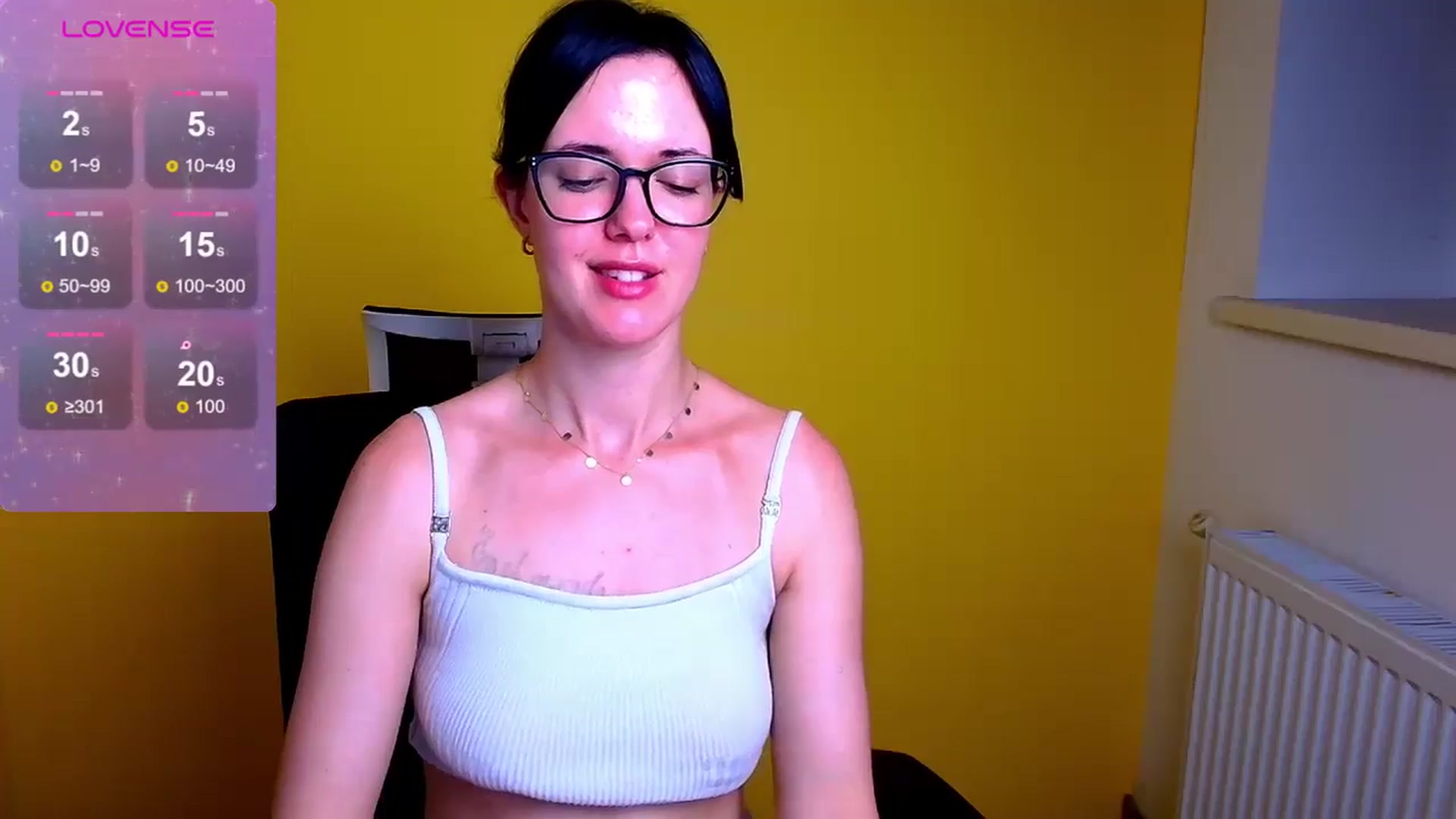 Gallery image thumbnail from Black_Red's myfreecams stream on, 07/14/2024, 10:56 image 16 of 20