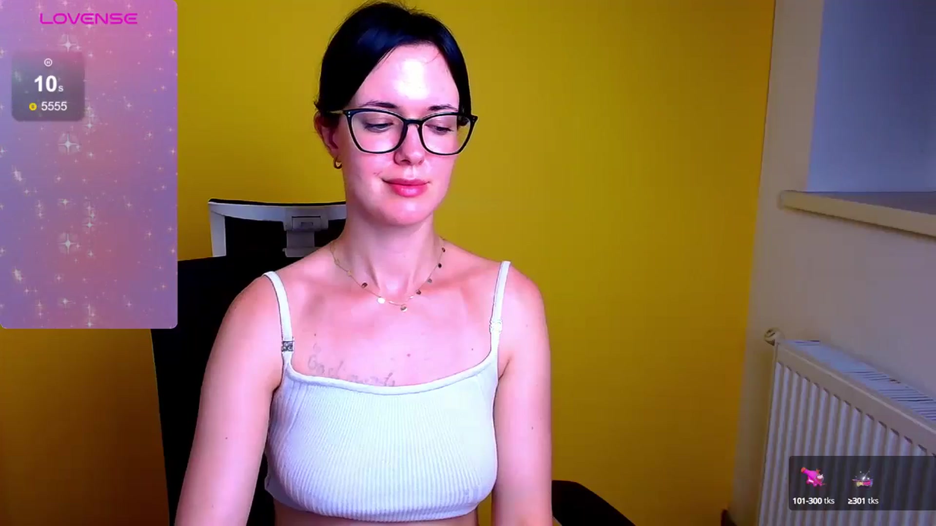 Gallery image thumbnail from Black_Red's myfreecams stream on, 07/14/2024, 10:56 image 19 of 20