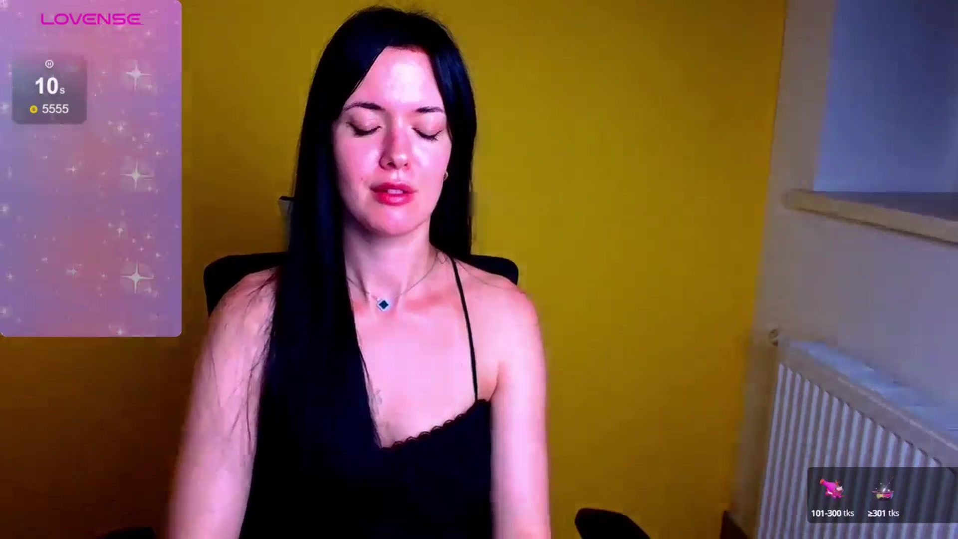 Gallery image thumbnail from Black_Red's myfreecams stream on, 07/22/2024, 21:32 image 3 of 20