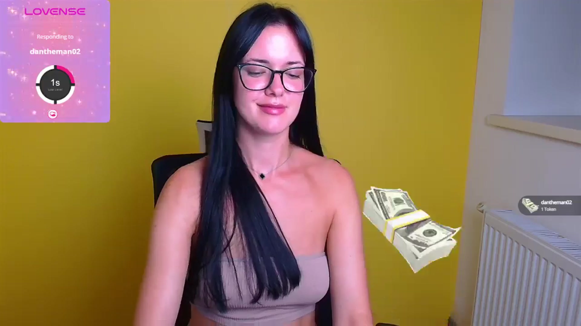 Gallery image thumbnail from Black_Red's myfreecams stream on, 08/13/2024, 14:24 image 9 of 20
