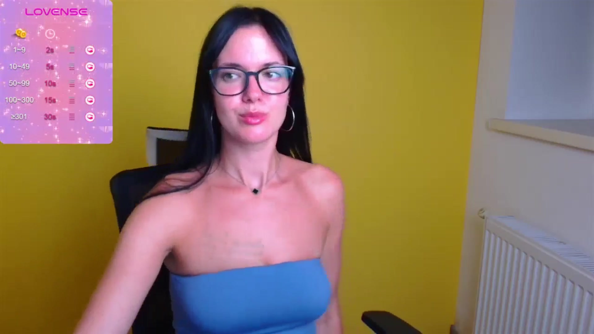 Gallery image thumbnail from Black_Red's myfreecams stream on, 08/14/2024, 22:35 image 16 of 20
