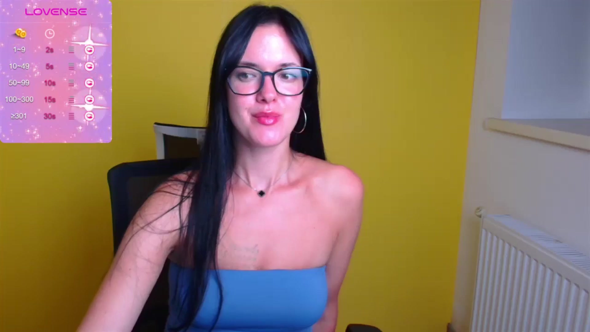 Gallery image thumbnail from Black_Red's myfreecams stream on, 08/14/2024, 22:35 image 18 of 20