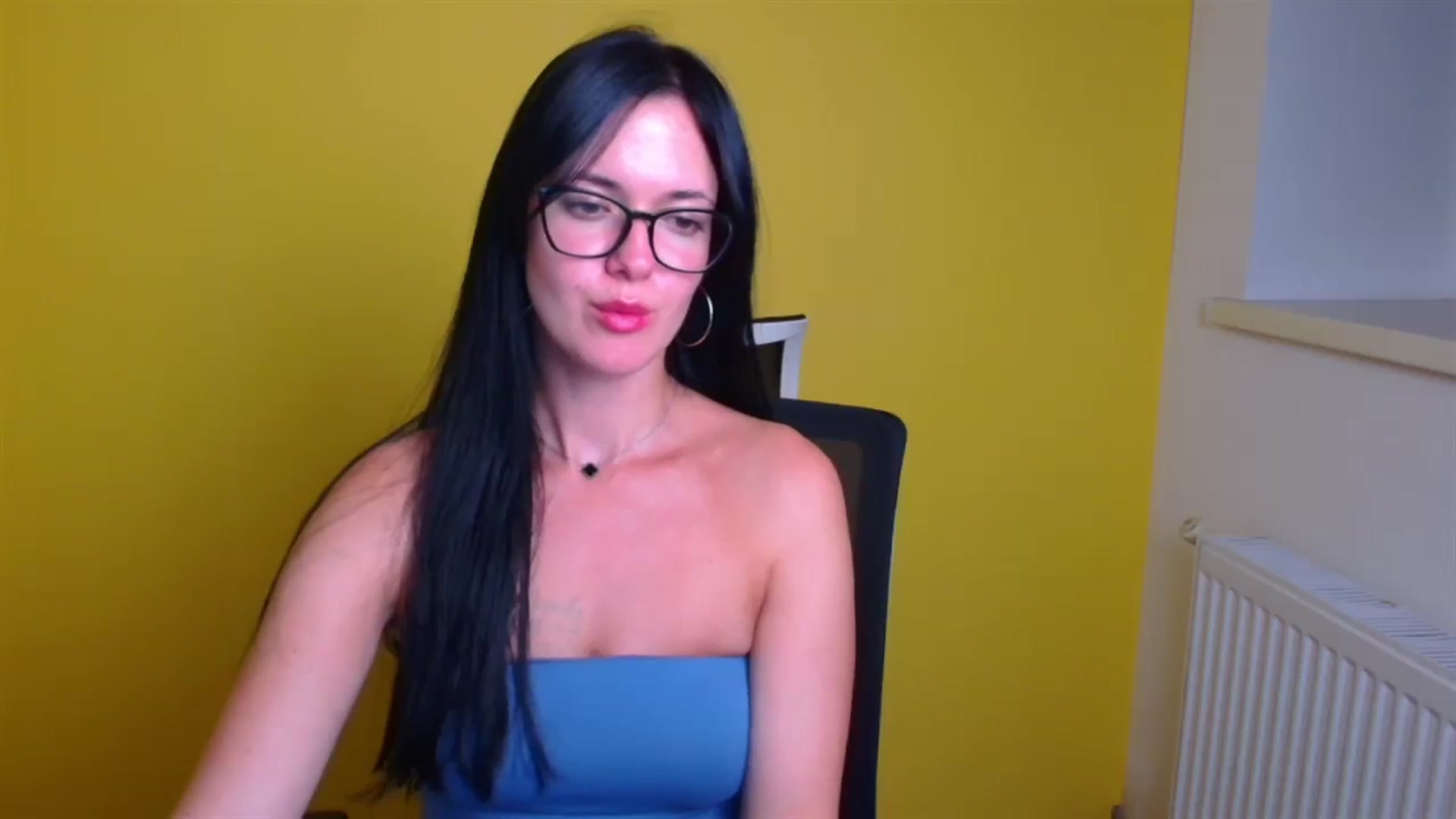 Gallery image thumbnail from Black_Red's myfreecams stream on, 08/15/2024, 24:49 image 13 of 20
