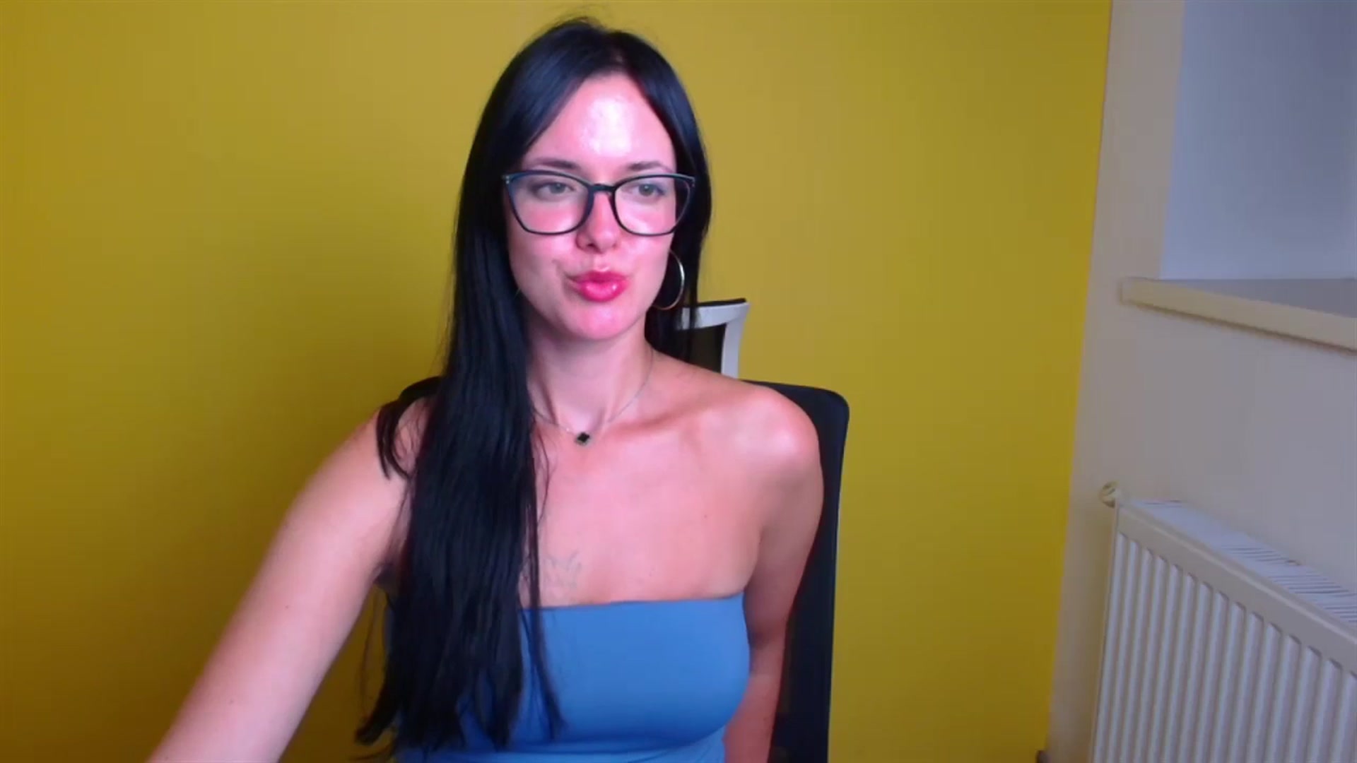 Gallery image thumbnail from Black_Red's myfreecams stream on, 08/15/2024, 24:49 image 7 of 20
