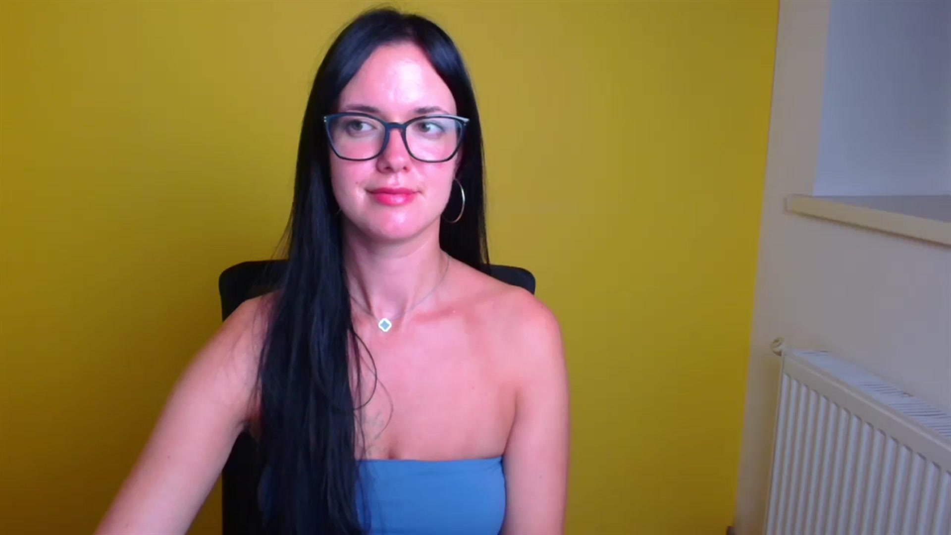 Gallery image thumbnail from Black_Red's myfreecams stream on, 08/15/2024, 01:21 image 18 of 20